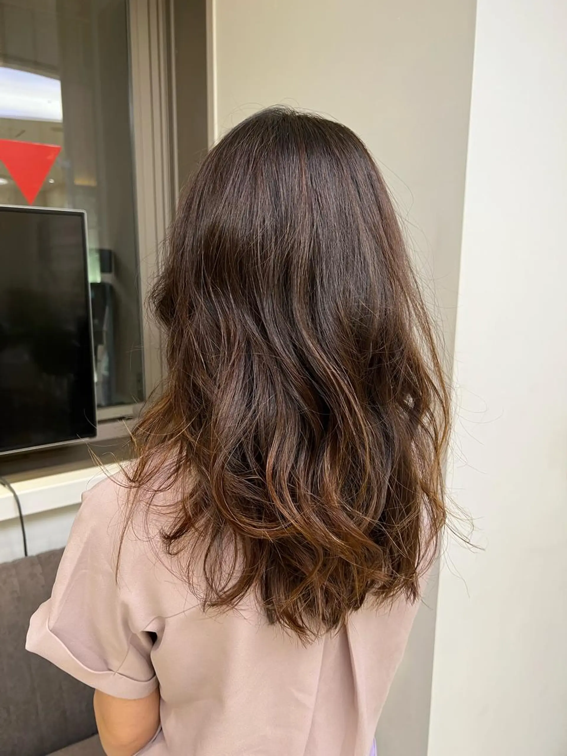 ロング パーマ ジャンクロードビギンギンザルグラン所属・🫧無料カットモデル 吉野志保🫧のヘアスタイル