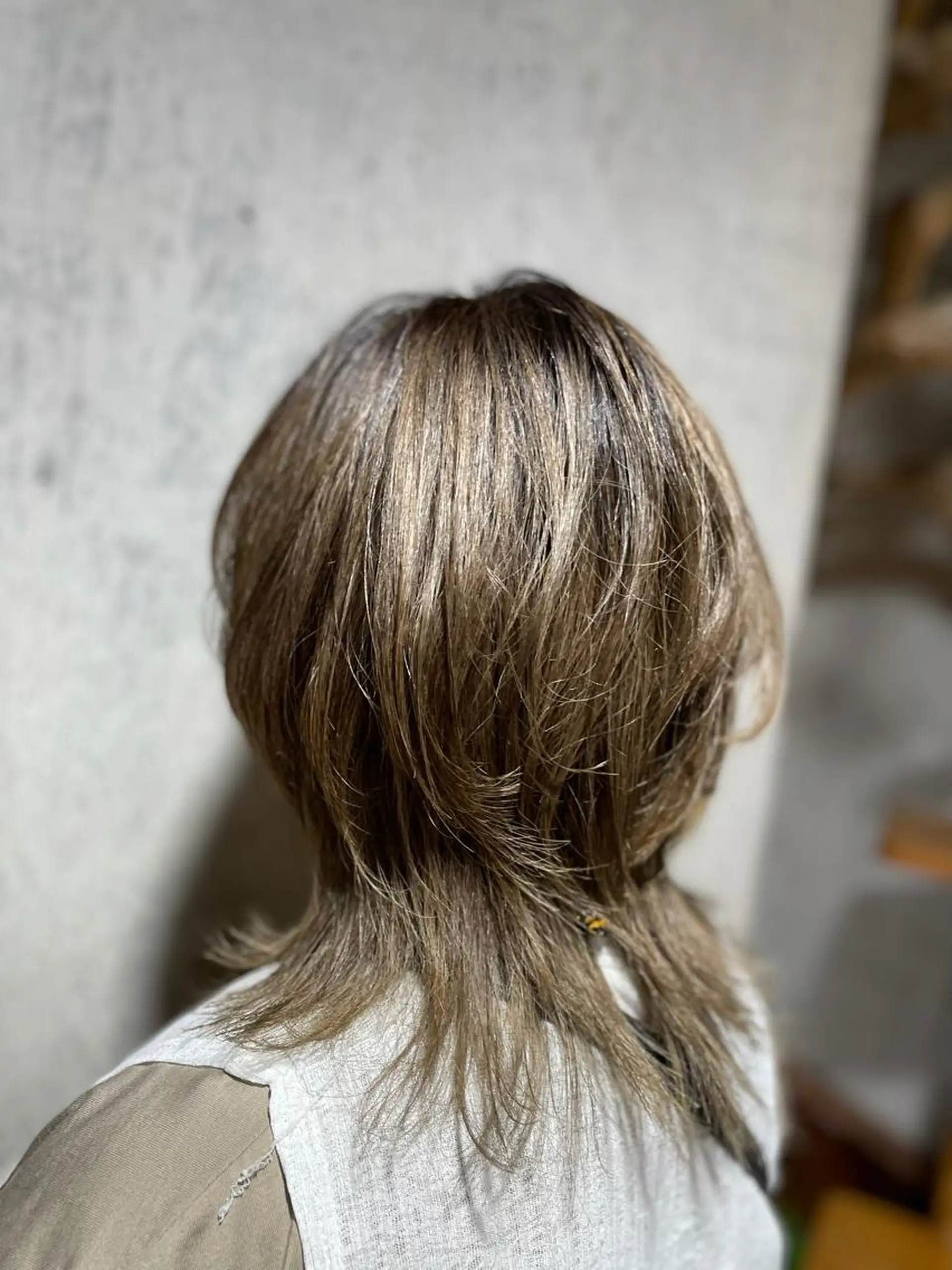 セミロング アッシュ アッシュグレー ミストバング パープルカラー 髪質改善 吉川 舞雪のマツエク・マツパデザイン