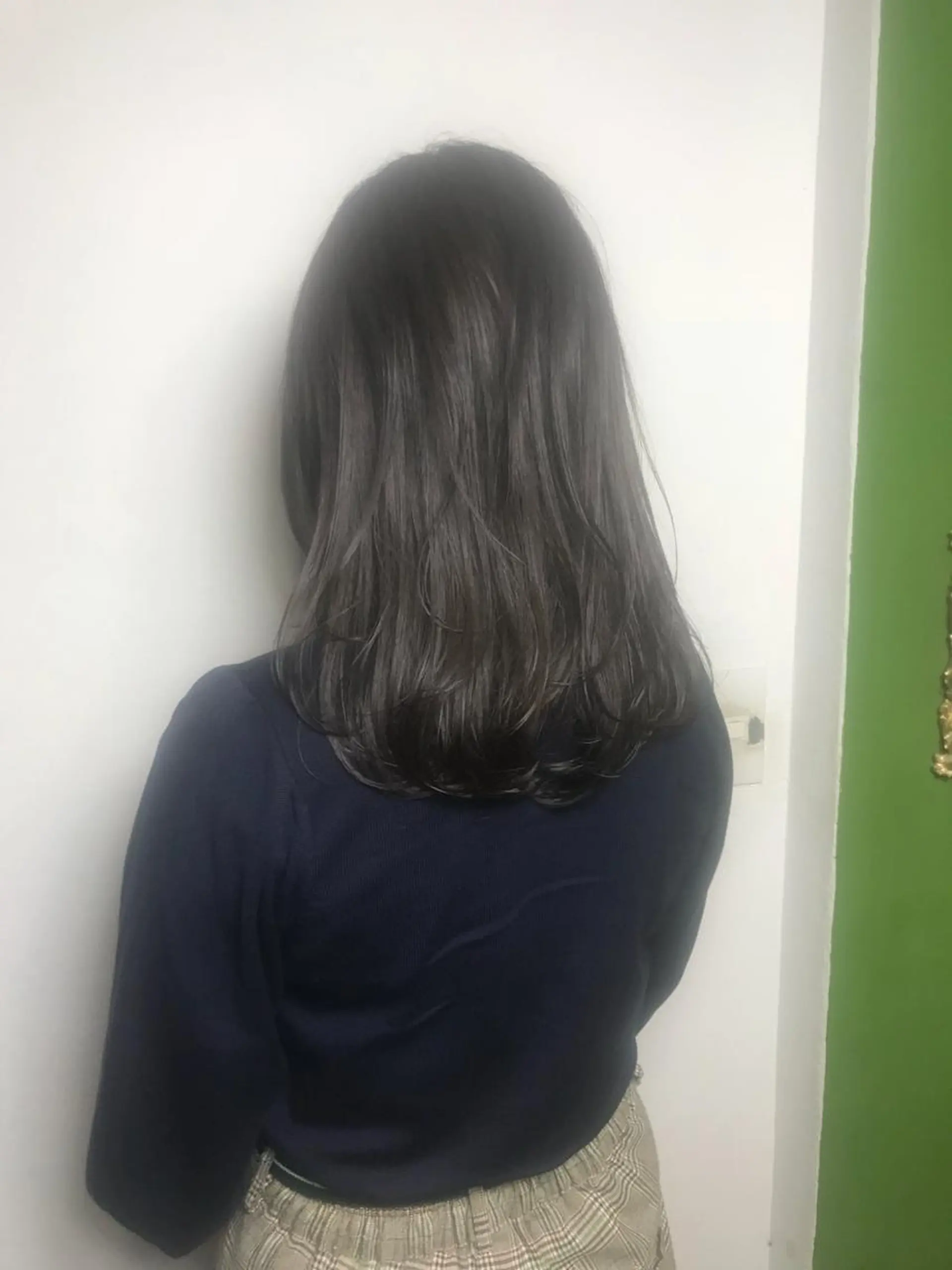 セミロング アッシュ ハイライト 岩田菜央 《武蔵小杉》のヘアスタイル