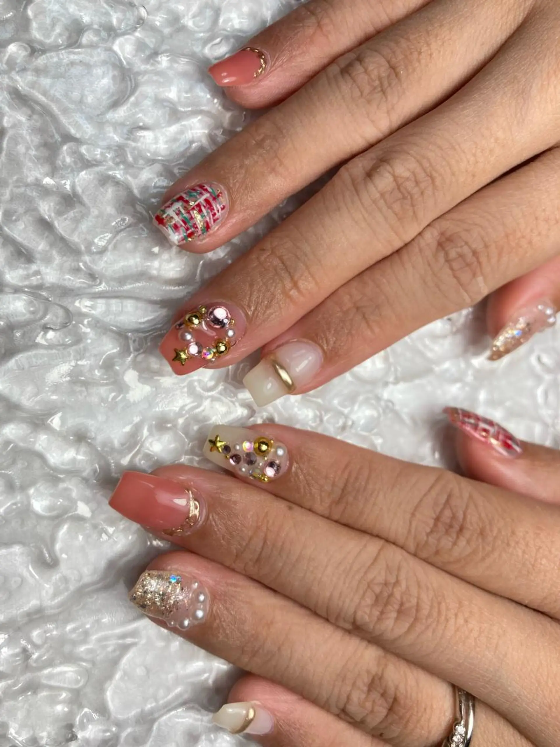 ミディアム ネイル ハンドネイル フットネイル ✴︎ Delightのネイルデザイン