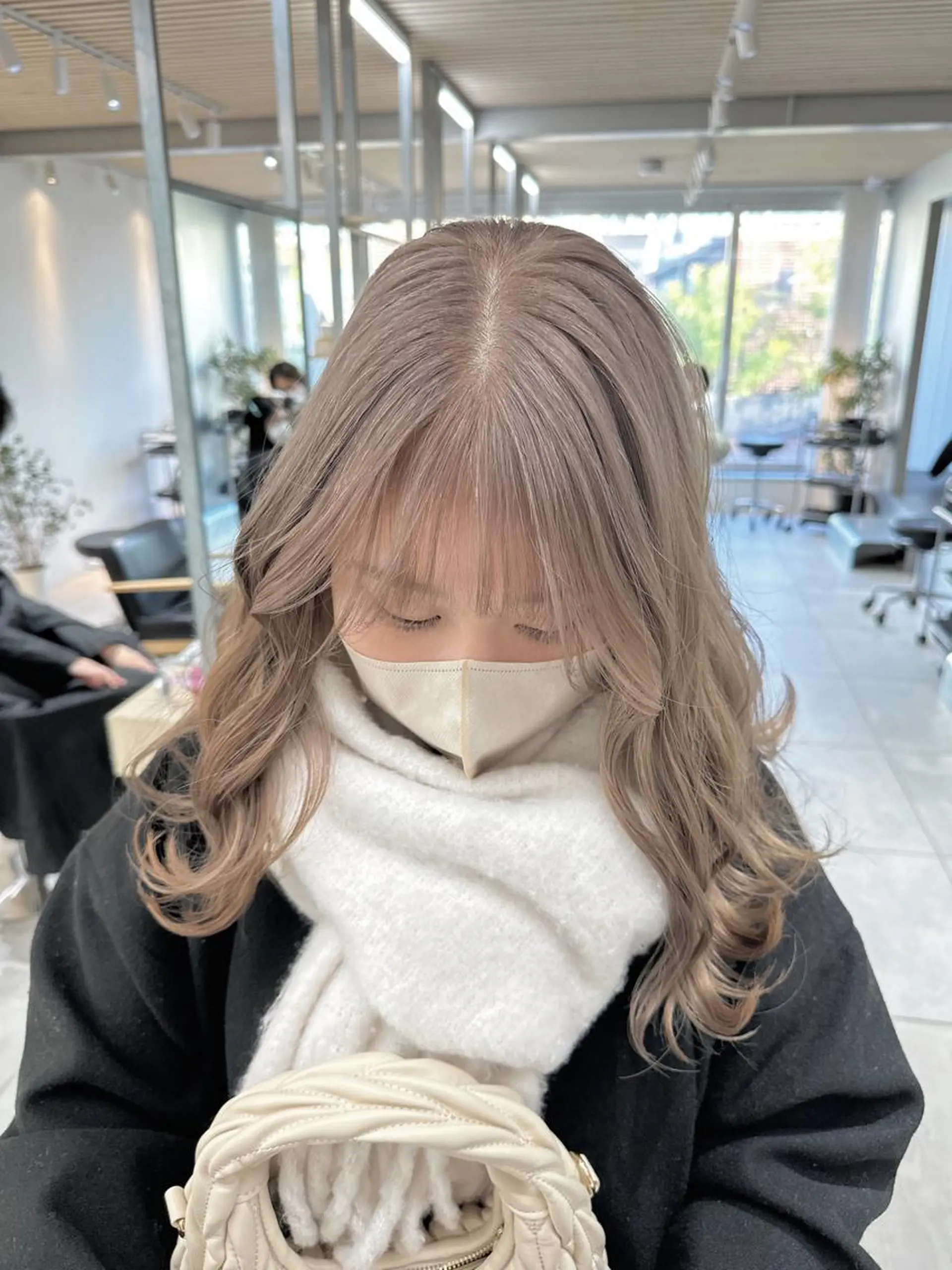 ミディアム 韓国レイヤー 似合わせカラーのヘアスタイル