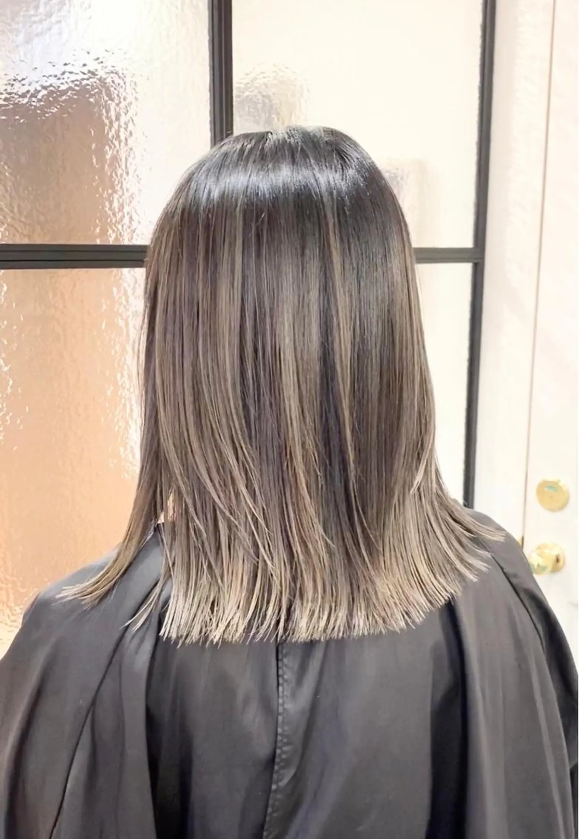 ミディアム salowin 原宿 aroa所属・韓国／ハッシュカット ／透明感カラー／金野のヘアスタイル