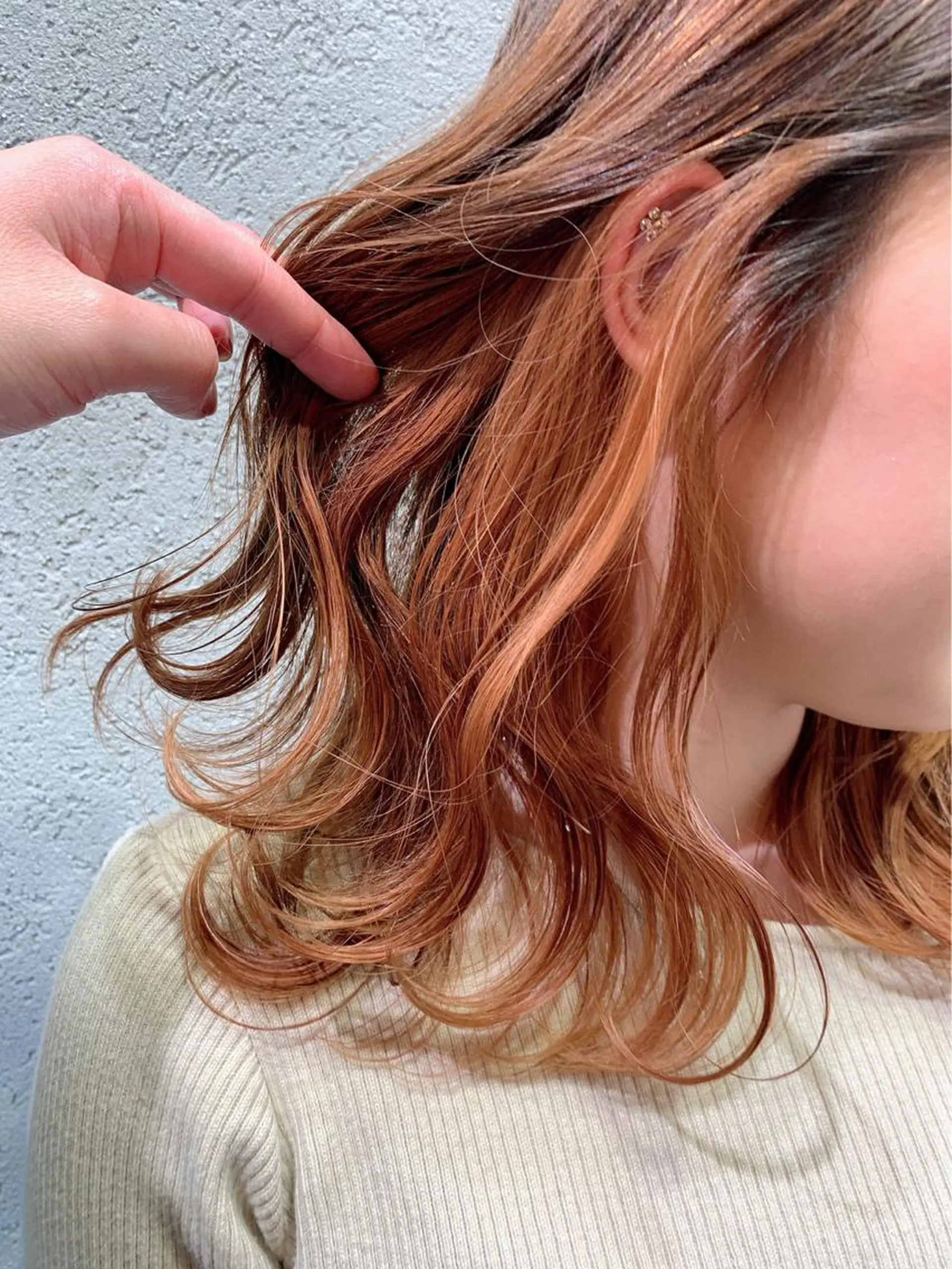 ミディアム カラー 横山 菜摘のヘアスタイル