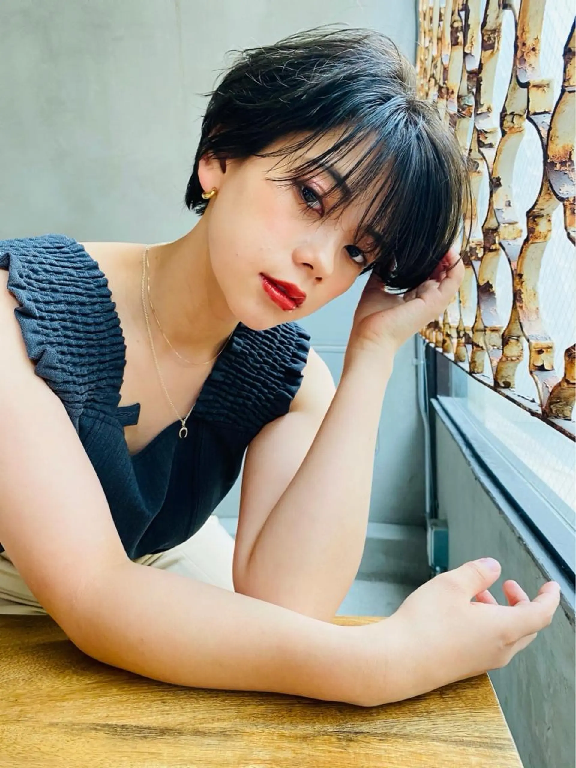 ショート カラー アッシュ アッシュブラウン ブラウンカラー ヘアカラー トリートメント ヘアセット 金子 廉のヘアスタイル