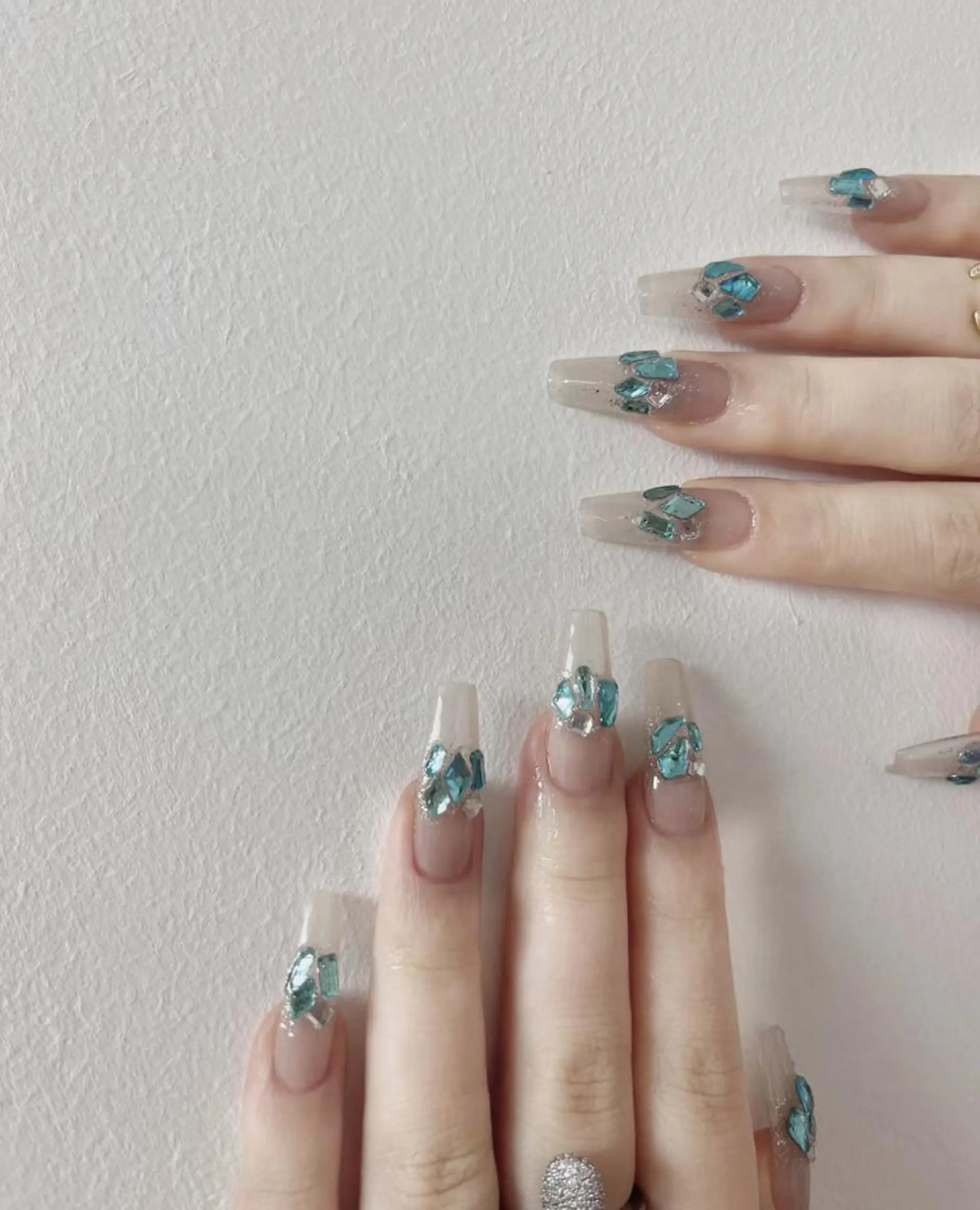 ネイル RAFFINE haru🦋🩵のネイルデザイン