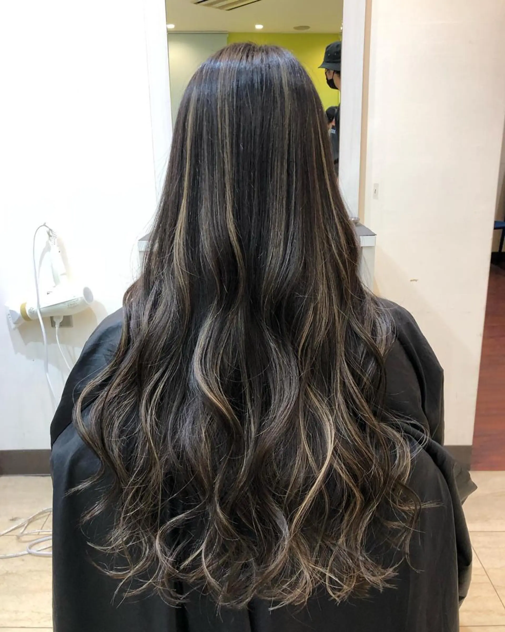 ショート カラー パーマ ヘアアレンジ メンズ メンズバレイヤージュ メンズブリーチ メンズハイライト メンズハイトーン メンズインナーカラー yasu ヤスのヘアスタイル