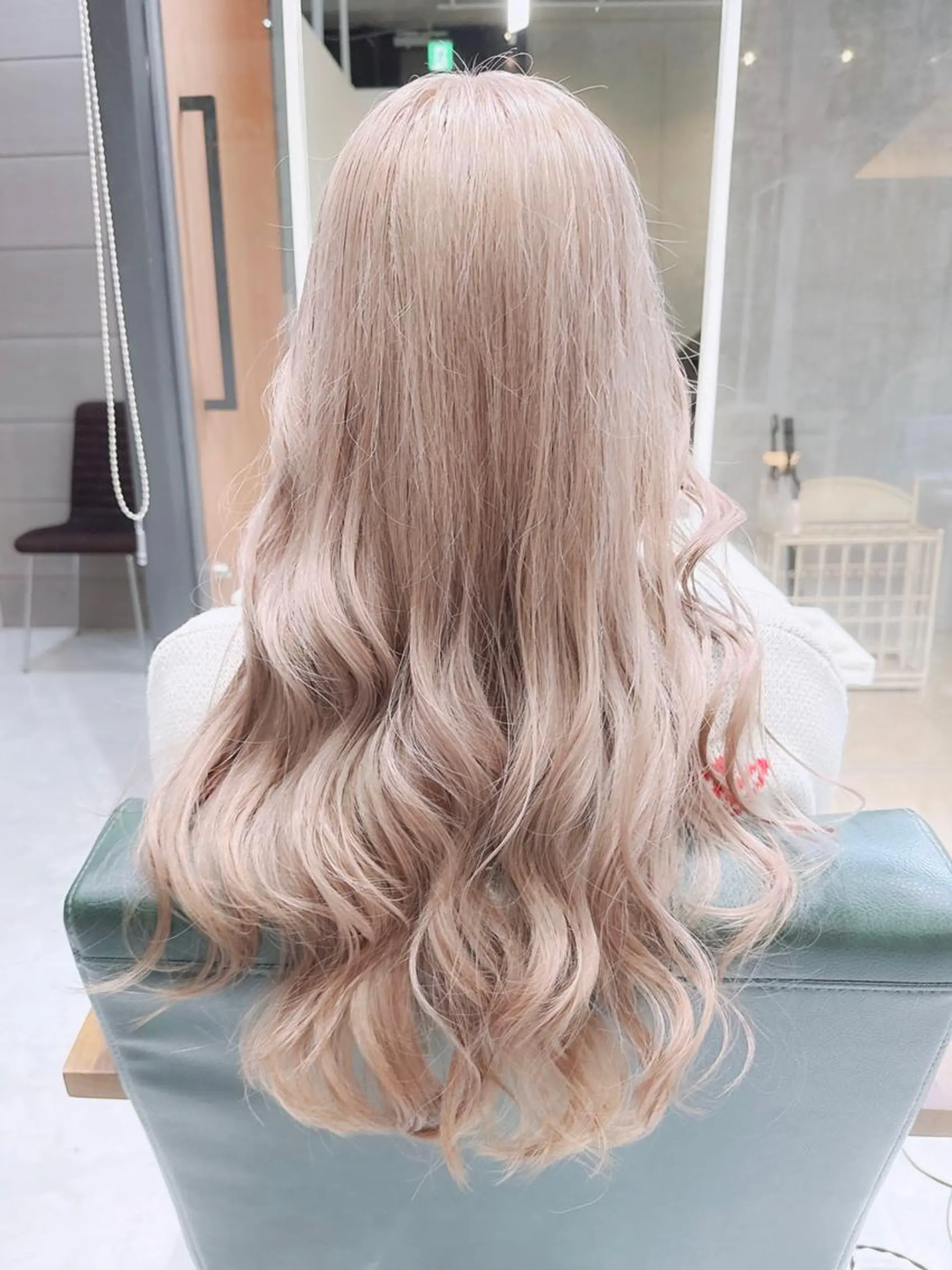 ロング ヘアアレンジ カラー ベージュカラー ハイトーンカラー ハイトーンベージュ 𝐑𝐈𝐍𝐊𝐀 🐷🖤のヘアスタイル
