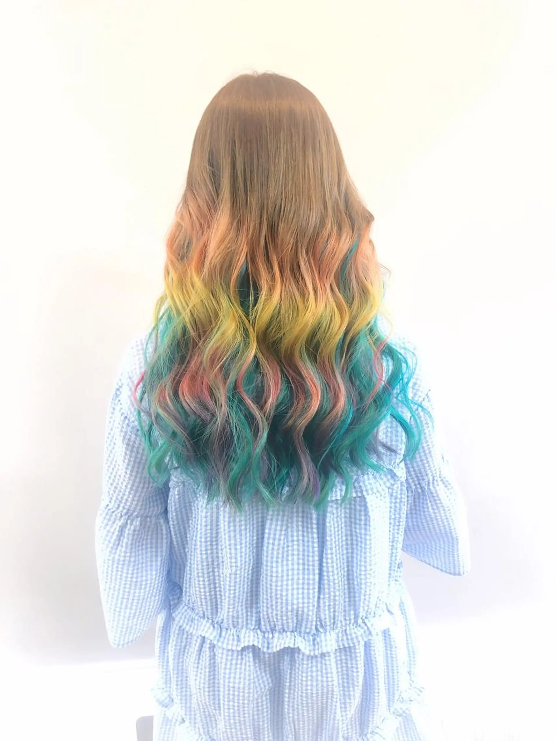 ロング カラー パーマ ヘアアレンジ ヘアカラー トリートメント 推し活専用 【派手髪】飯野ゆかりのヘアスタイル