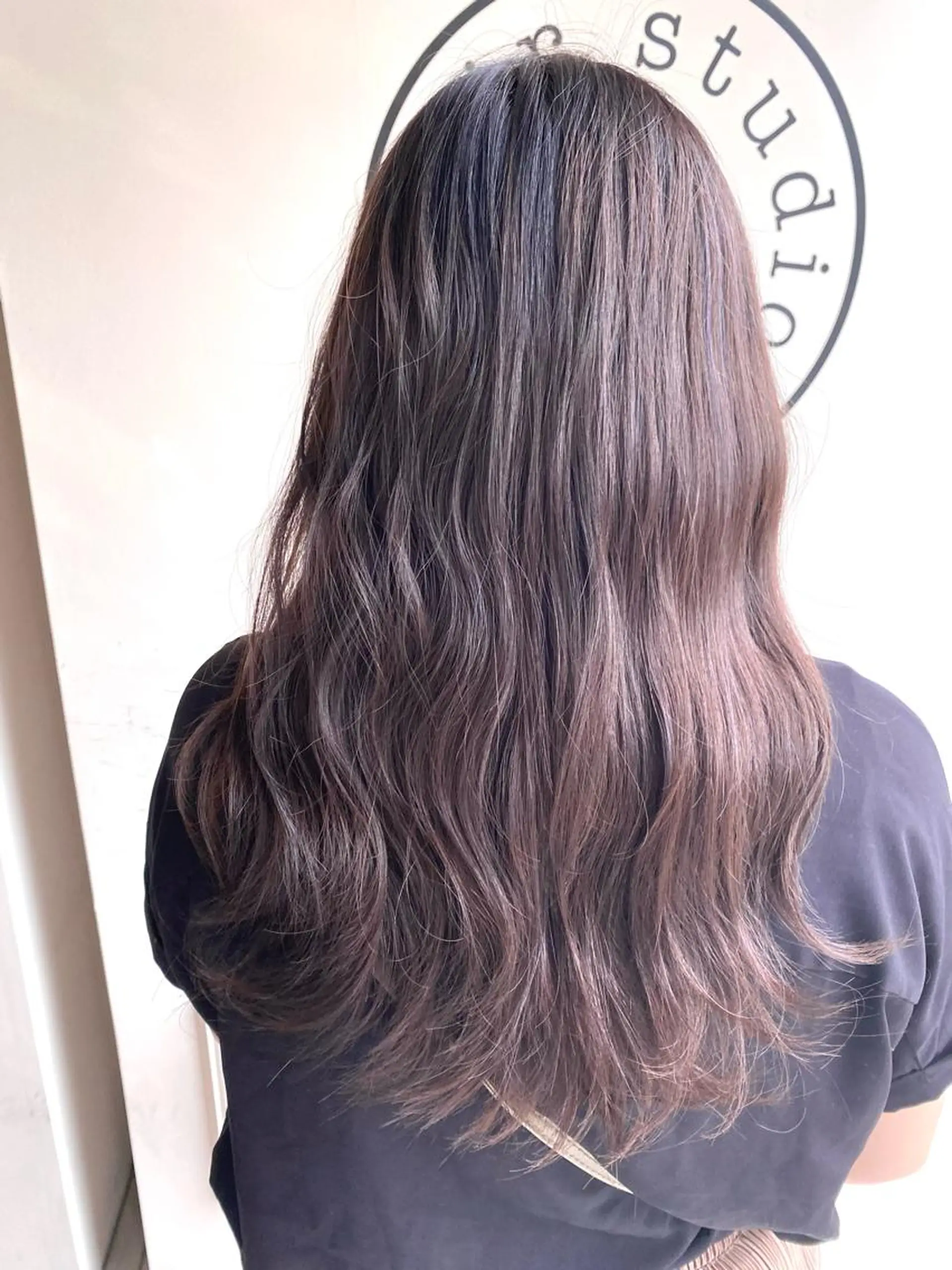 セミロング カラー ラベンダーカラー 川越 輝梨奈のヘアスタイル