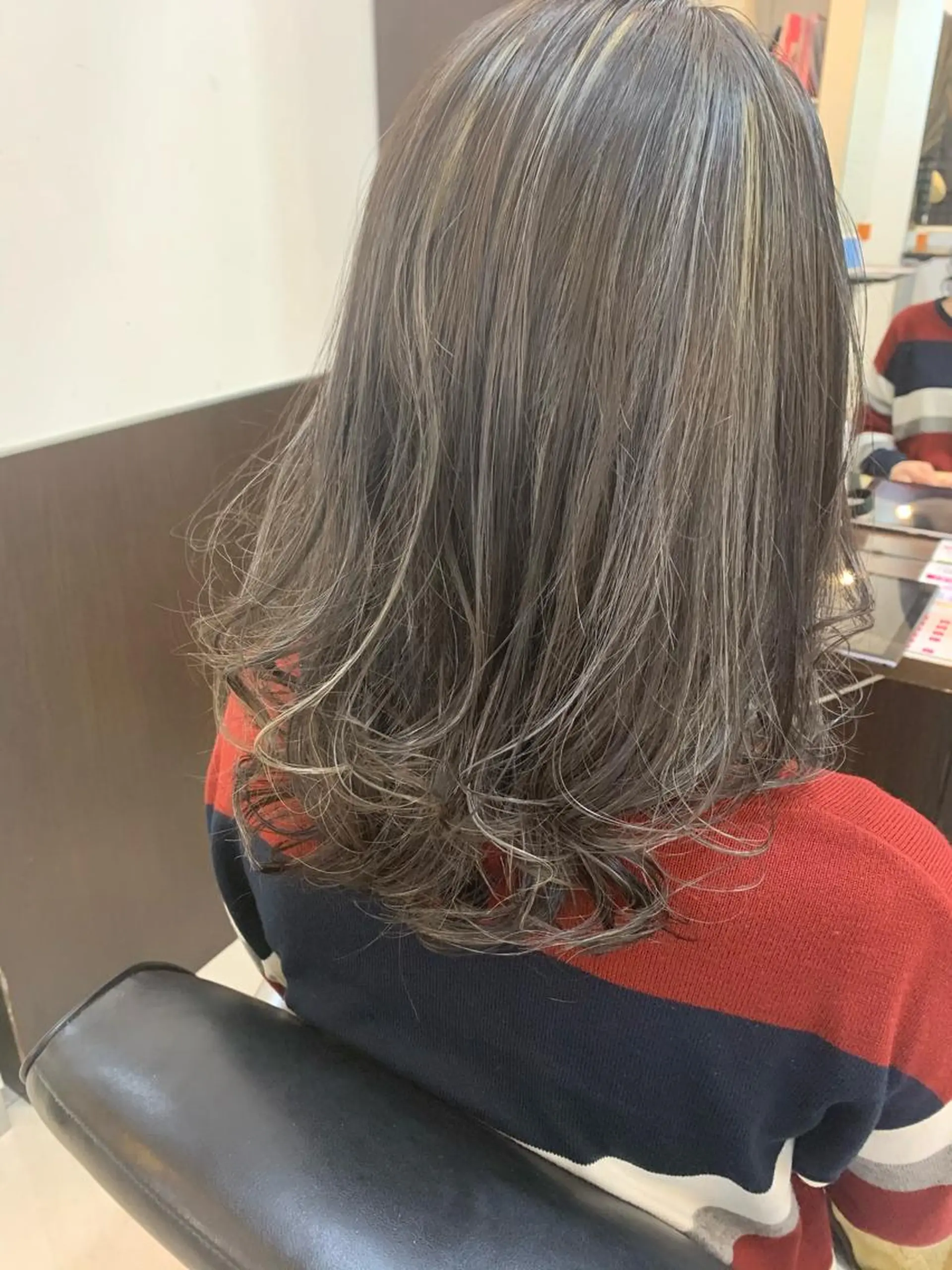 カラー 大人女性ぼかし メンズ強化🦙平作のヘアスタイル