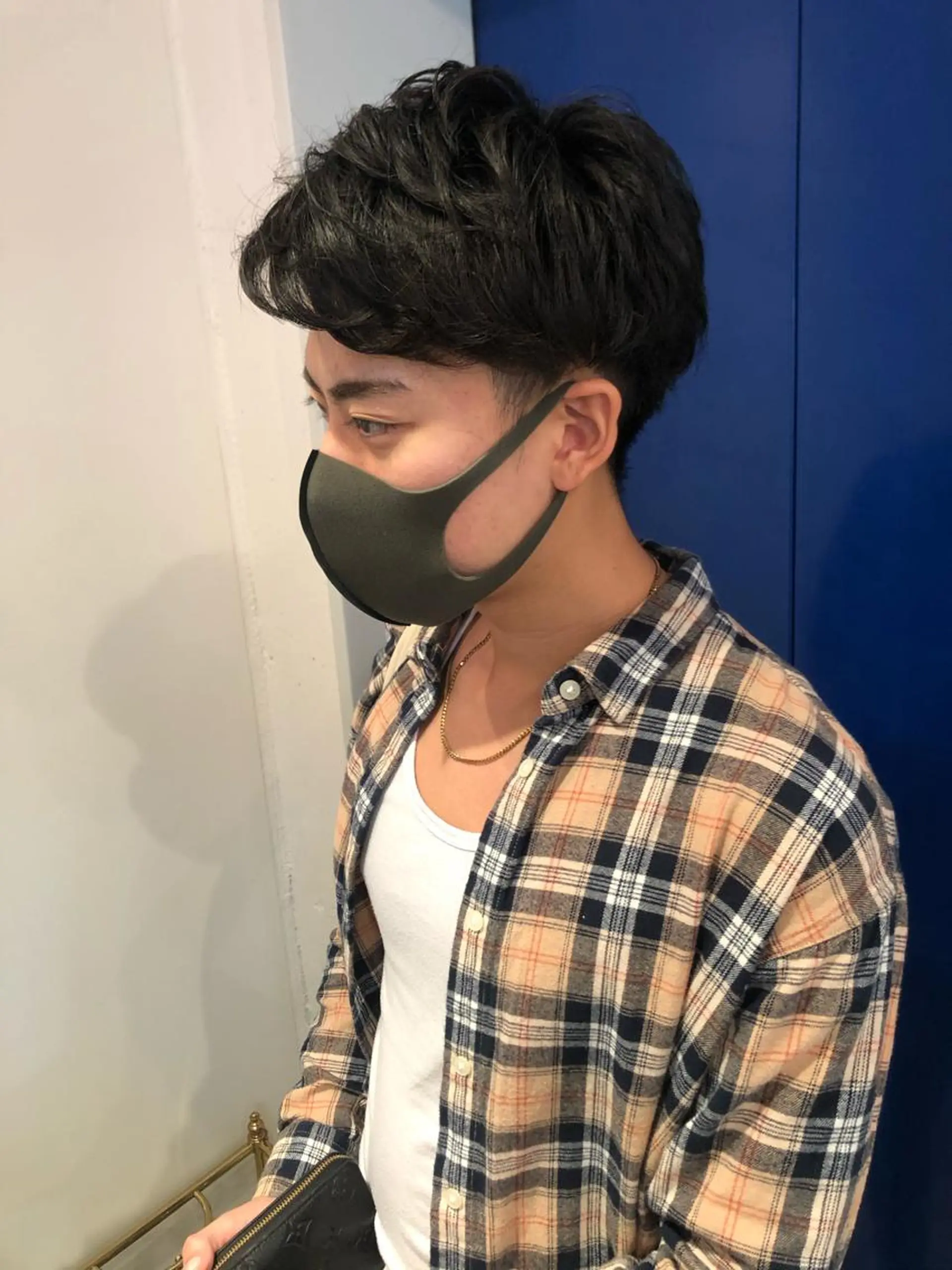 ショート パーマ メンズ MIOベージュカラー 柔らかいカラーのヘアスタイル