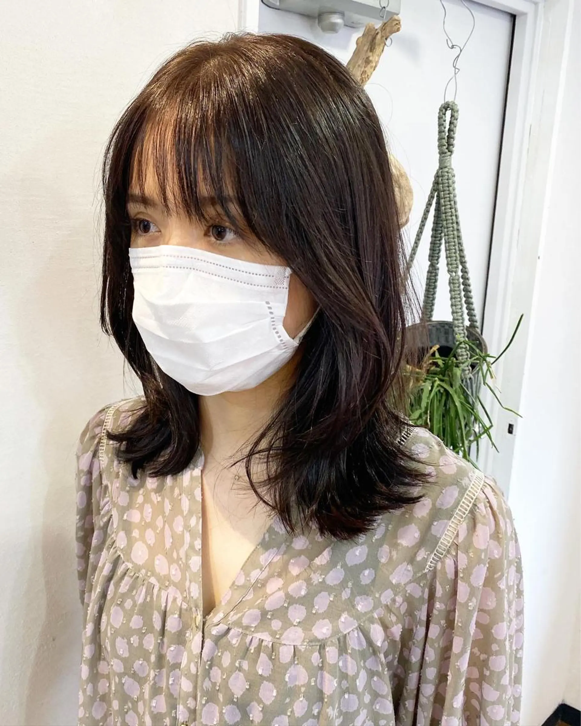 カラー レイヤーカット、 大人可愛い 中村美羅のヘアスタイル
