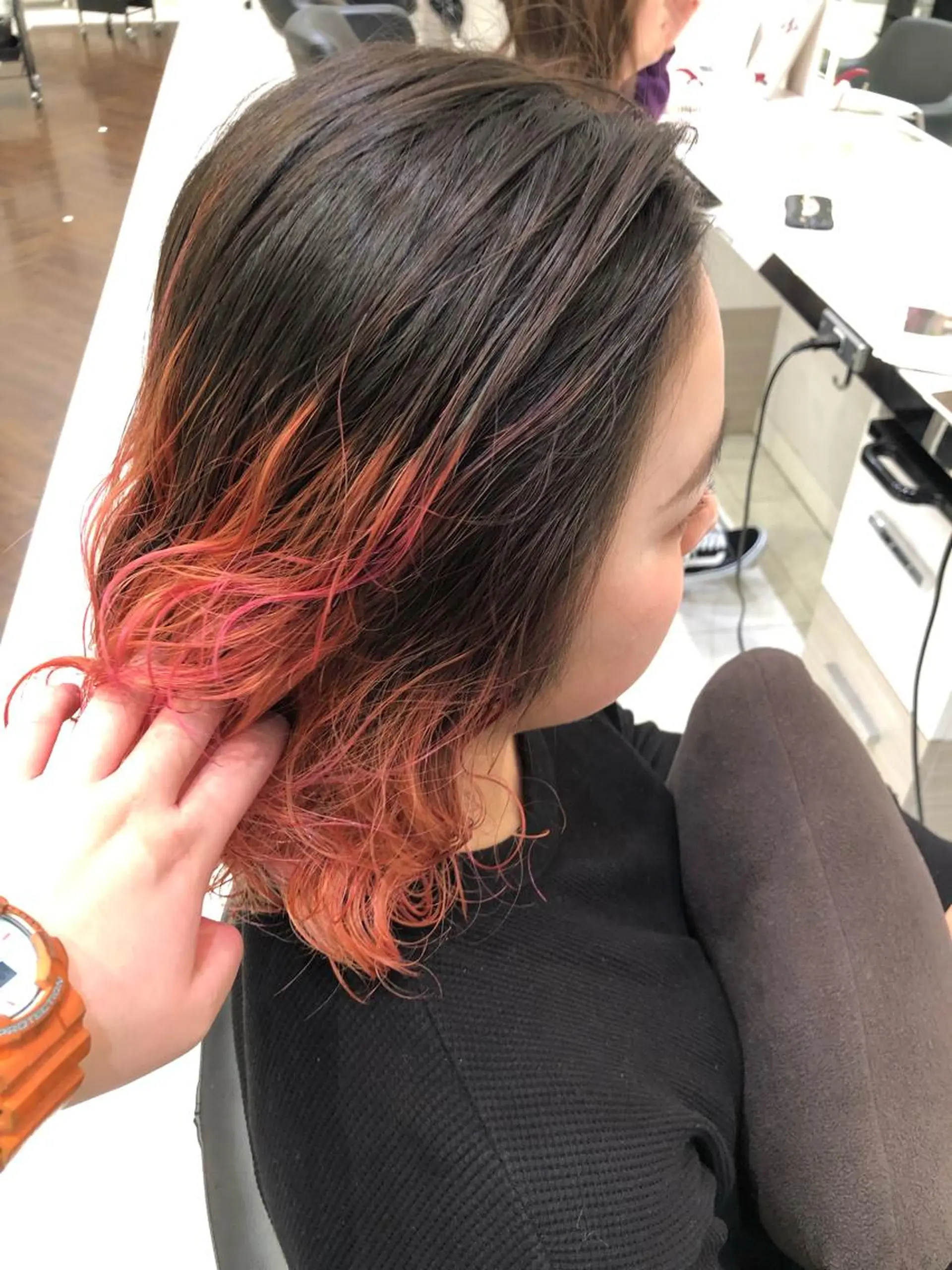 ミディアム ヘアカラー 岸 保奈美のヘアスタイル