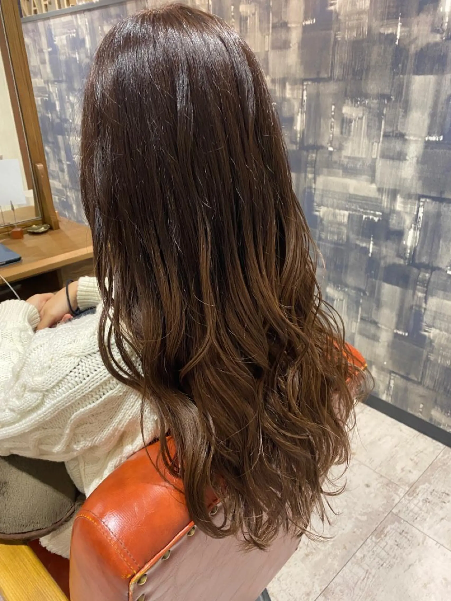 セミロング qrop所属・柴田 翔太郎のヘアスタイル