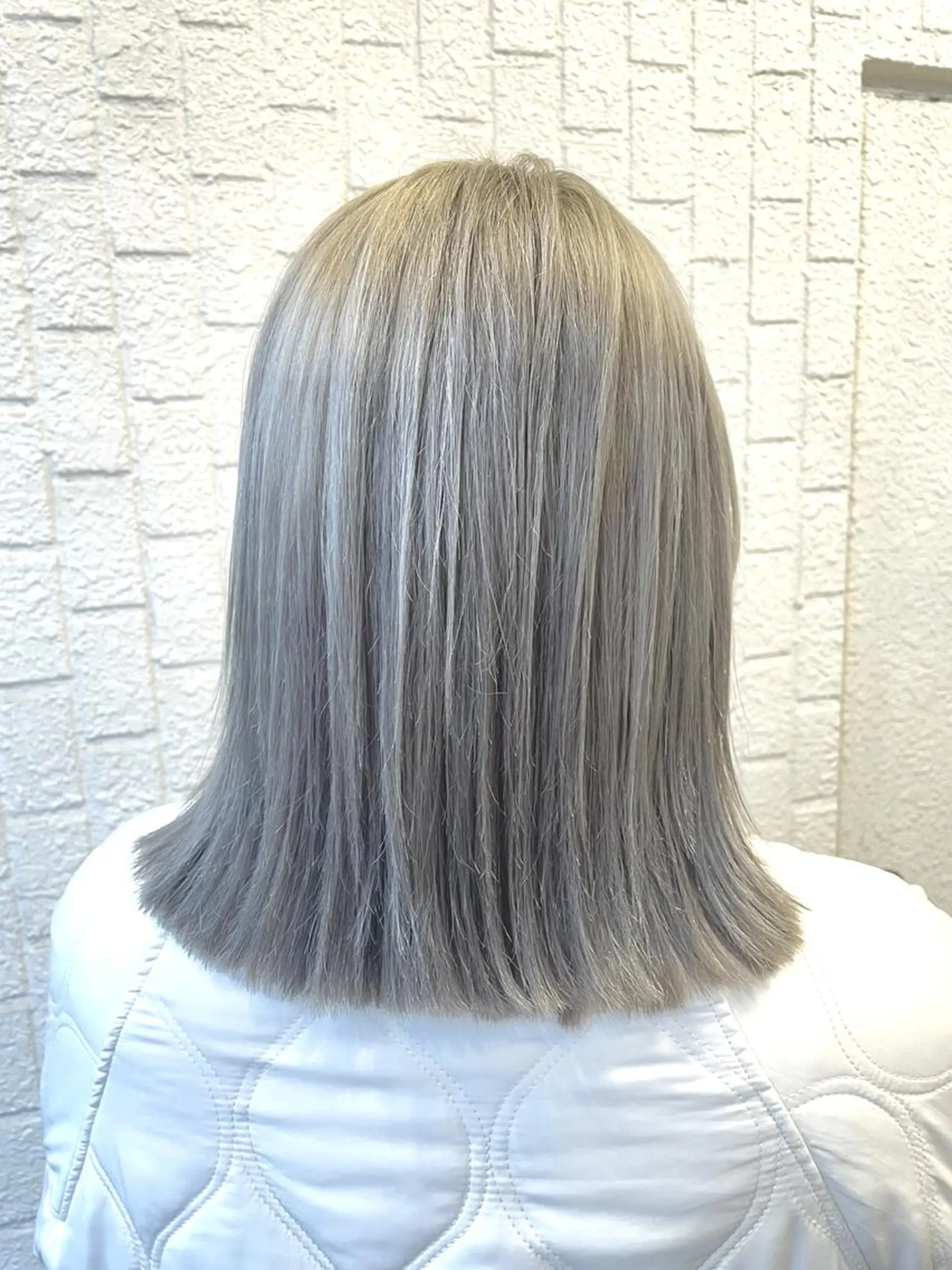 カラー 嶋村夏実🌼レイヤー 🌸白髪ぼかしのヘアスタイル