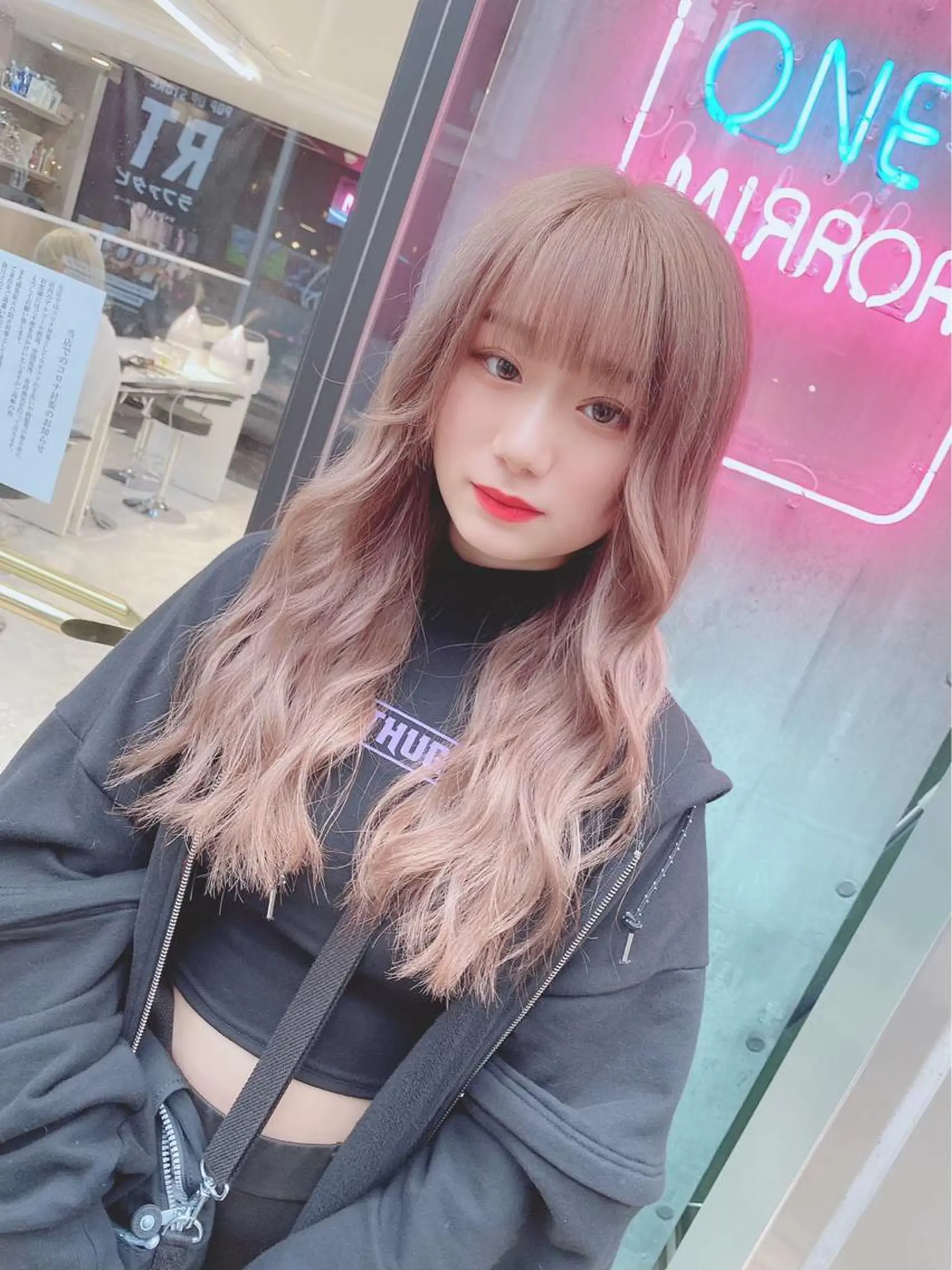 ミディアム カラー ヘアアレンジ アッシュ アッシュグレー ベージュカラー ブリーチ ブルーカラー ヘアカラー トリートメント ヘアセット 🩰nanaka 🩰のヘアスタイル