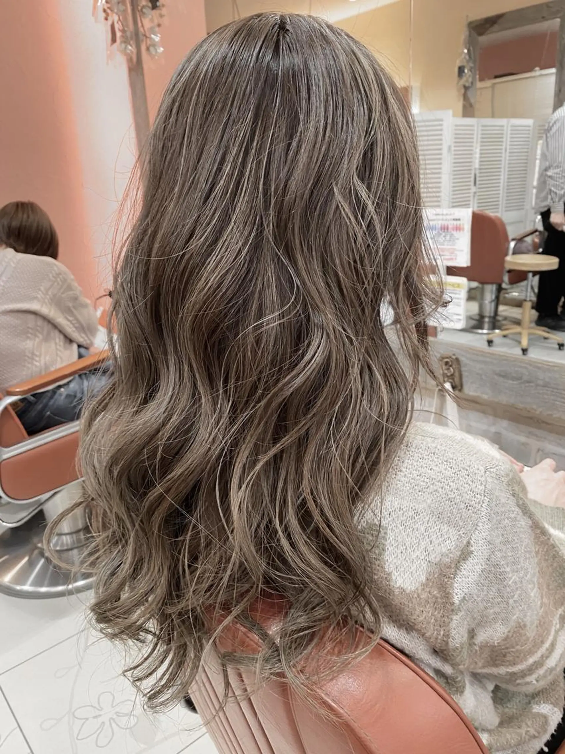 ミディアム カラー ミディアムパーマ ブリーチ ハイライトカラー インナーカラー ハイライト 増子 幹樹のヘアスタイル