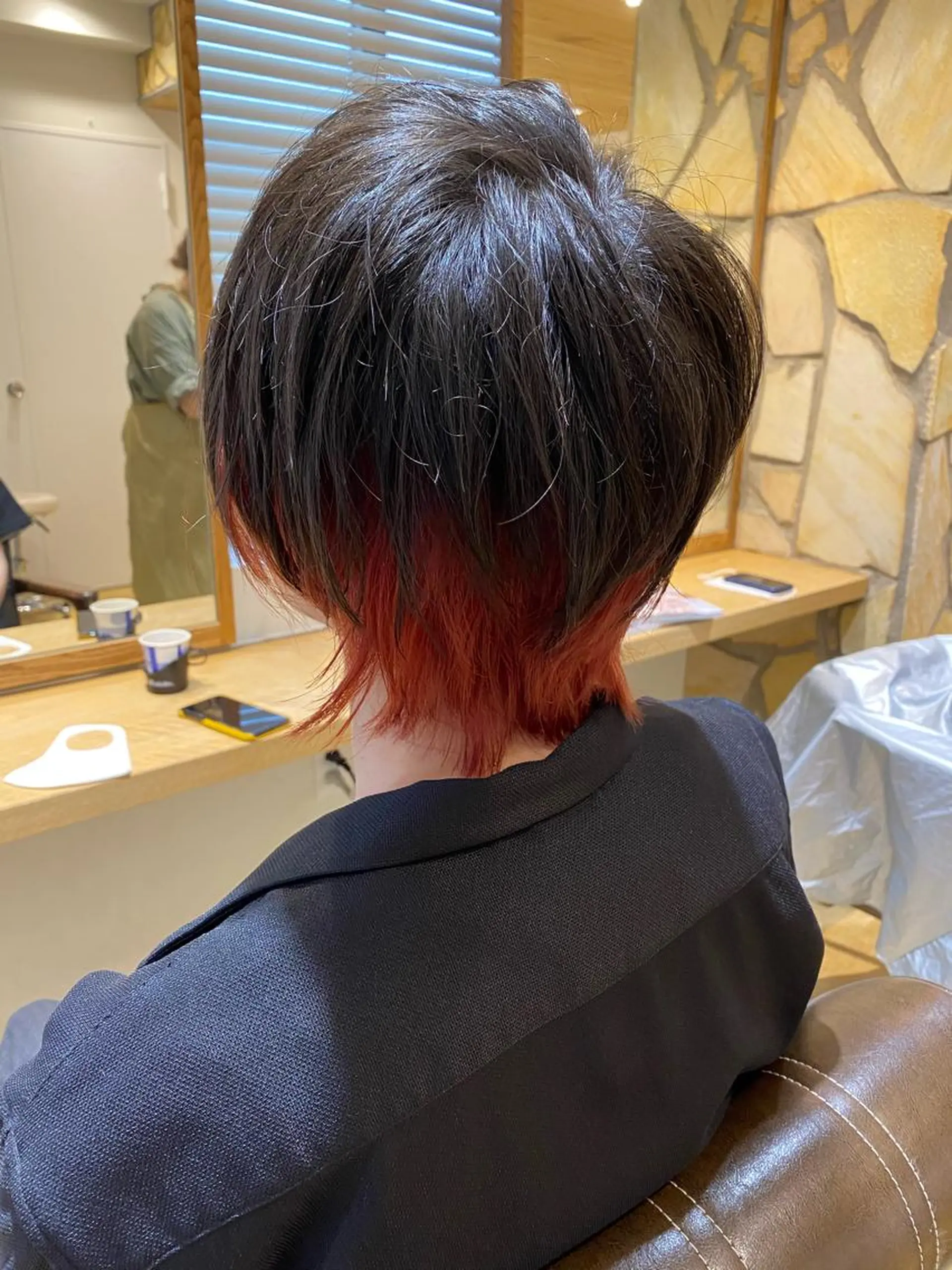 カラー メンズ メンズインナーカラー メンズウルフカット インナーカラー ウルフカット ヘアカラー トリートメント kawabe maikoのヘアスタイル
