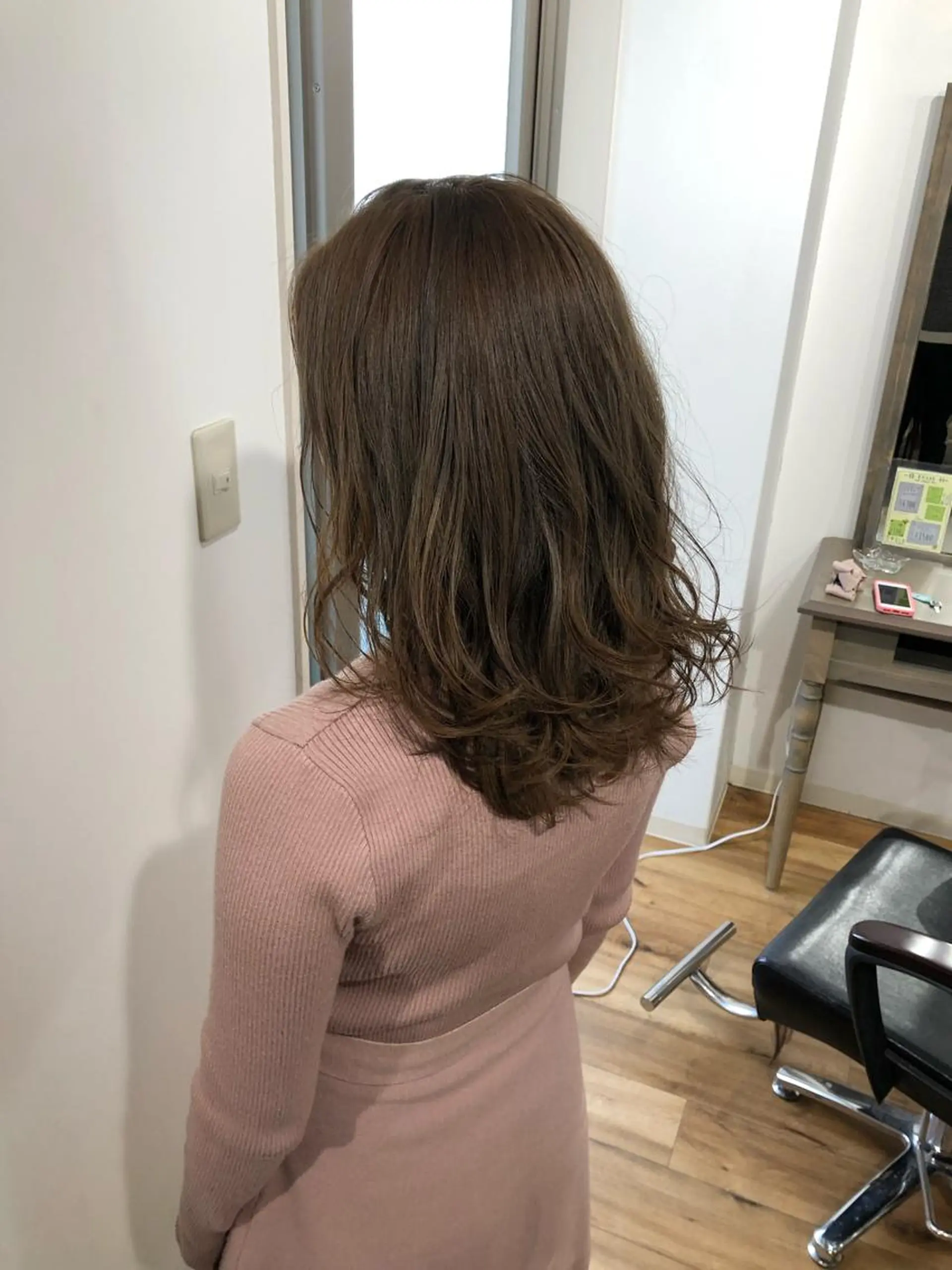 ミディアム カラー ベージュカラー Elissumeda所属・ブリーチ特化 梅田本多翔のヘアスタイル