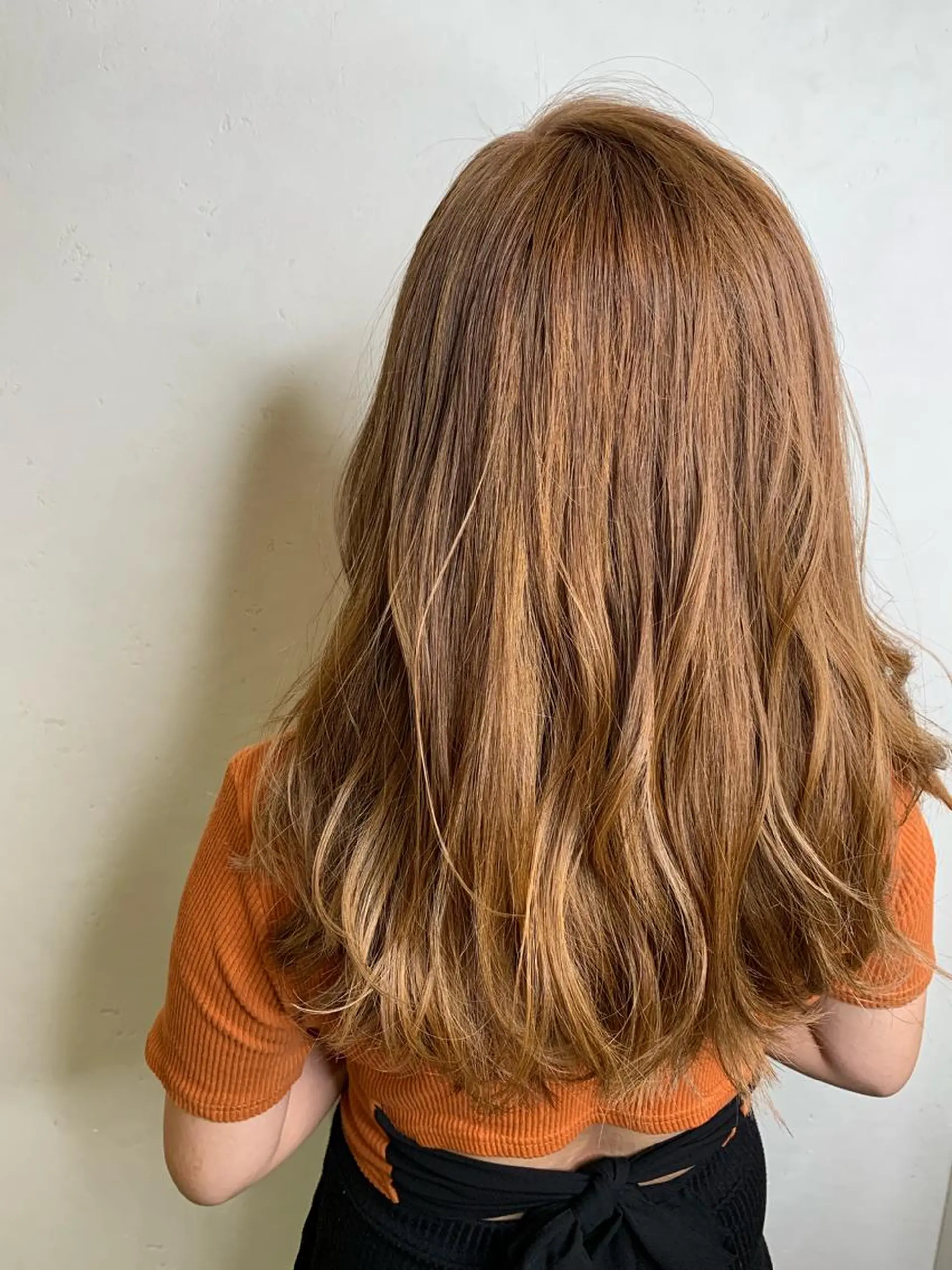 ロング カラー ブリーチ ケアブリーチ ダブルカラー ハイライトカラー イルミナカラー カット ヘアカラー オリーブカラー 特化　　kaiのヘアスタイル