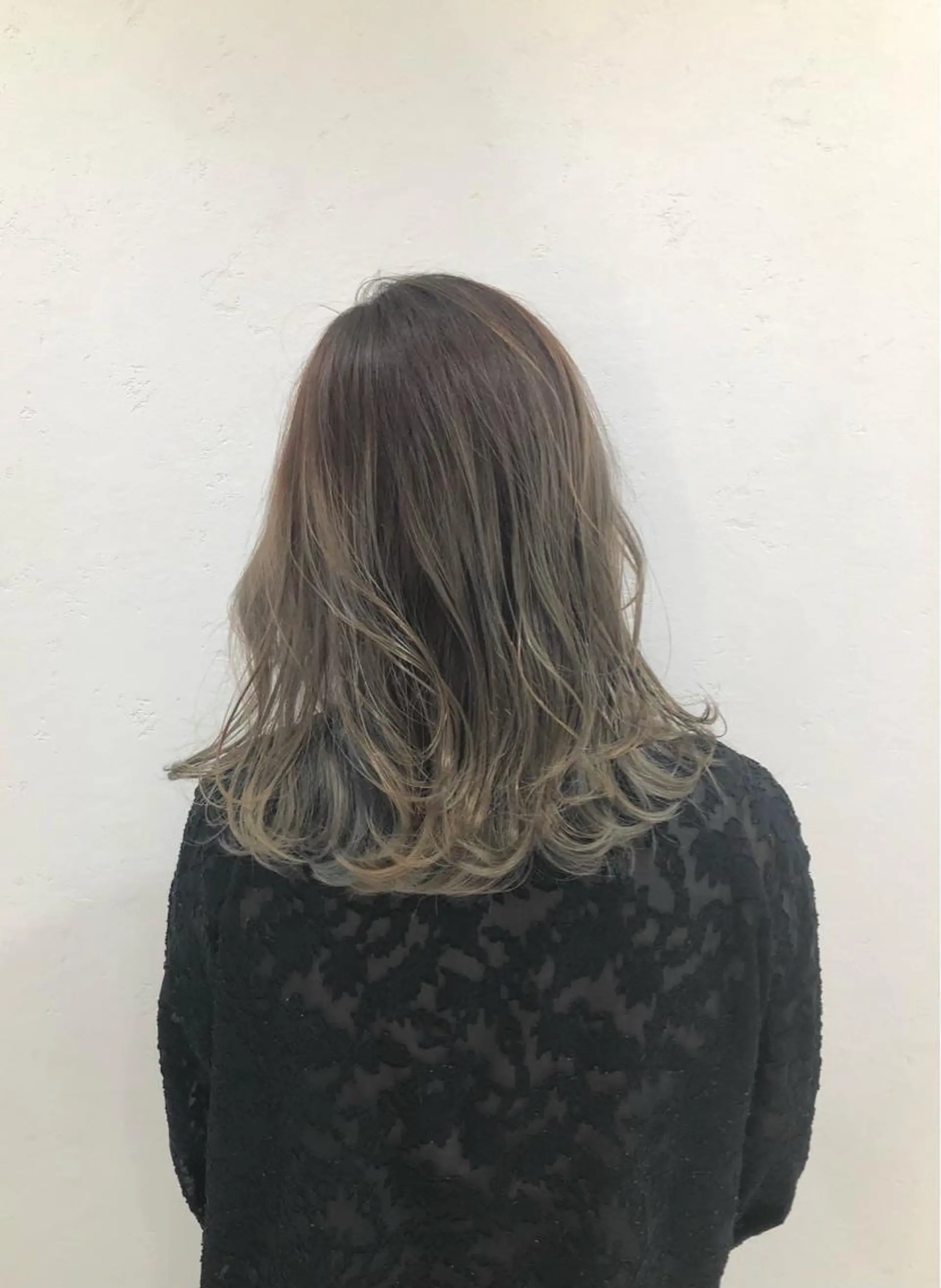 ミディアム カラー バレイヤージュ ベージュカラー レイヤーカット カット ヘアカラー トリートメント ニュアンスカラー🫧 加納のヘアスタイル