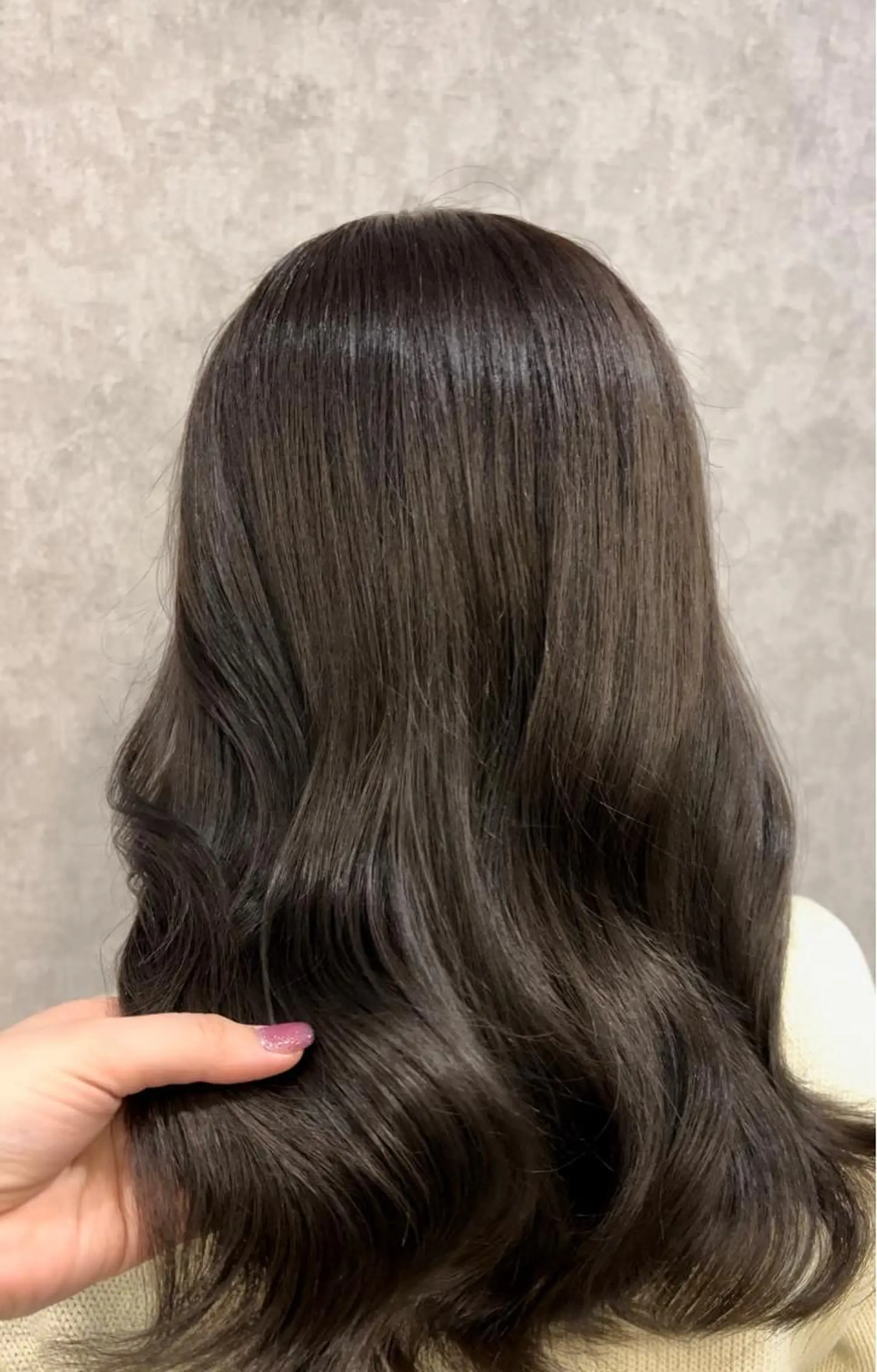 セミロング Rio/ヘアセット/ ハイトーンカラーのヘアスタイル