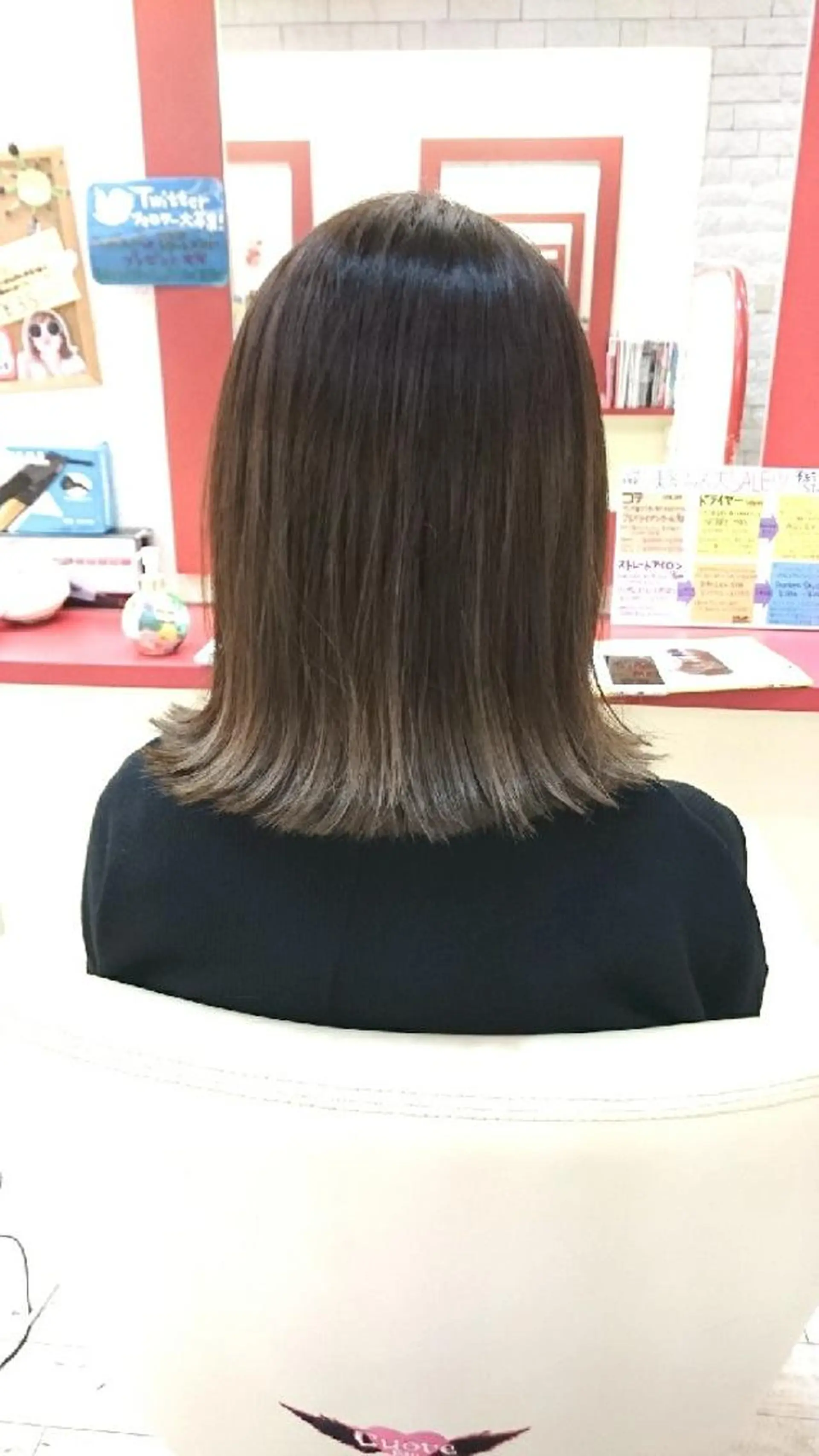 ミディアム カラー メッシュ ボブ 外ハネヘア Le Lien カジのヘアスタイル
