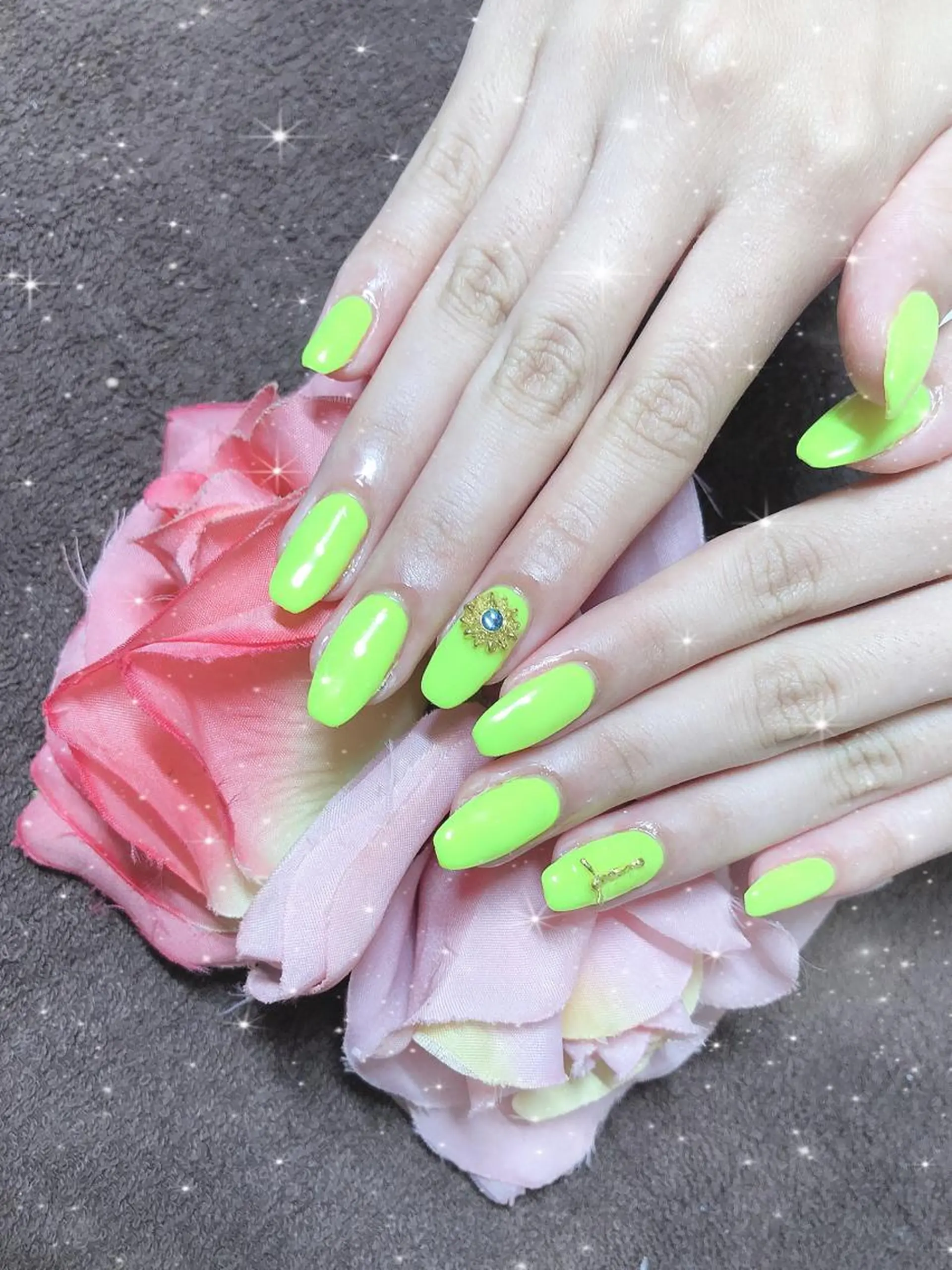 ミディアム ネイル ハンドネイル 《LB》ラブリエ Nail&eyeのマツエク・マツパデザイン