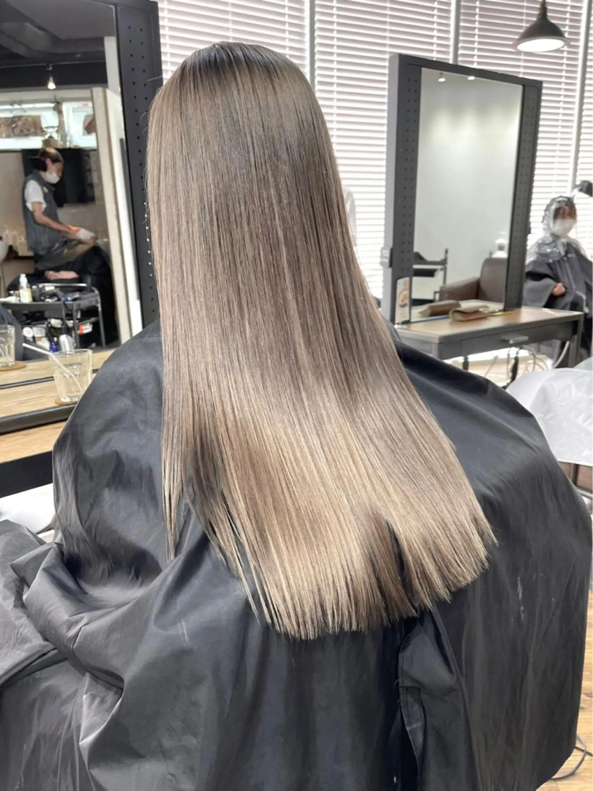 ロング カラー ブリーチ ケアブリーチ デザインカラー ダブルカラー イヤリングカラー ARCANAブリーチ レイヤーカット/原宿のヘアスタイル