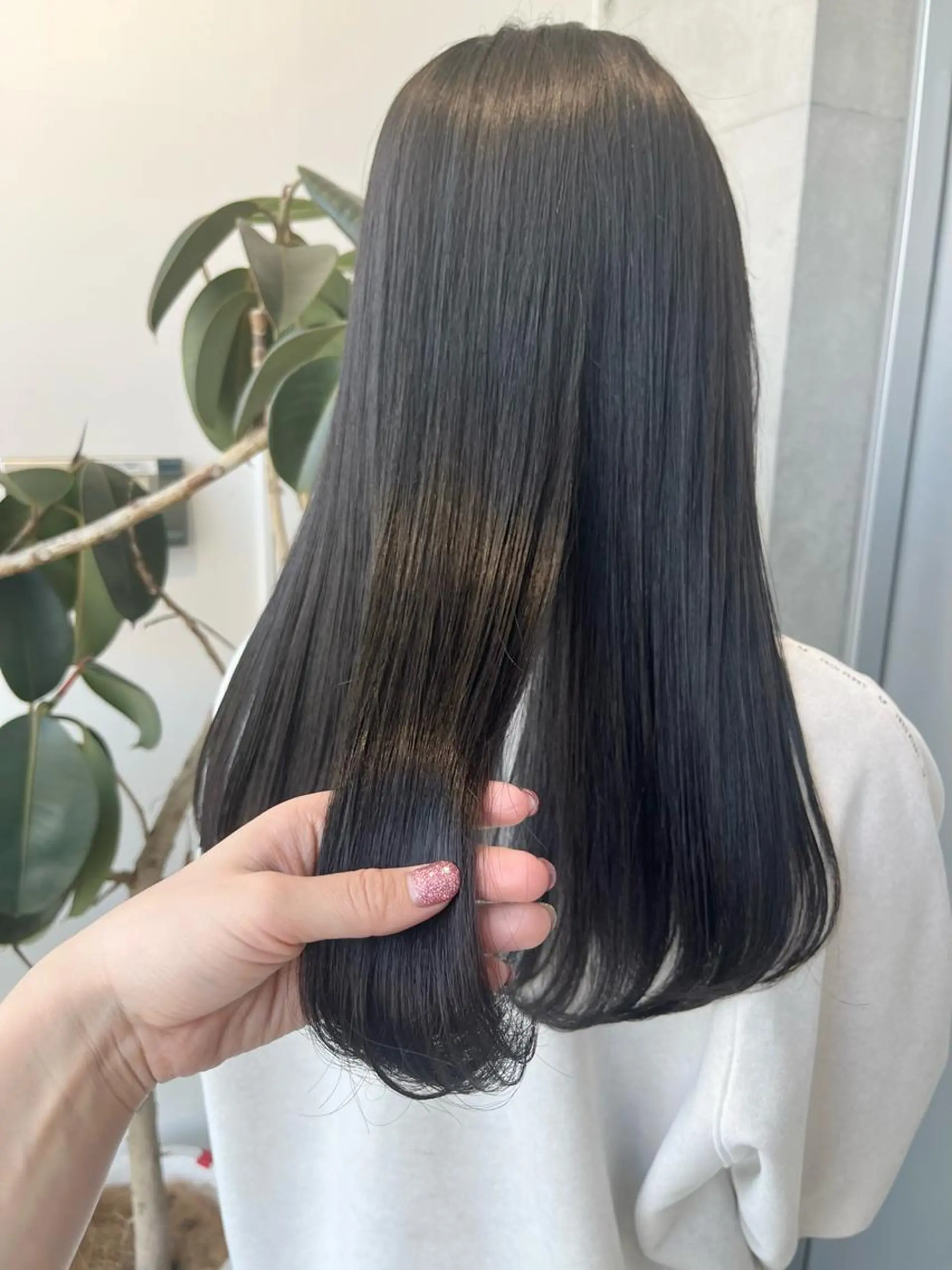 ロング カラー パーマ ヘアアレンジ 透明感/オリーブ/ グレージュ/YUKAのヘアスタイル