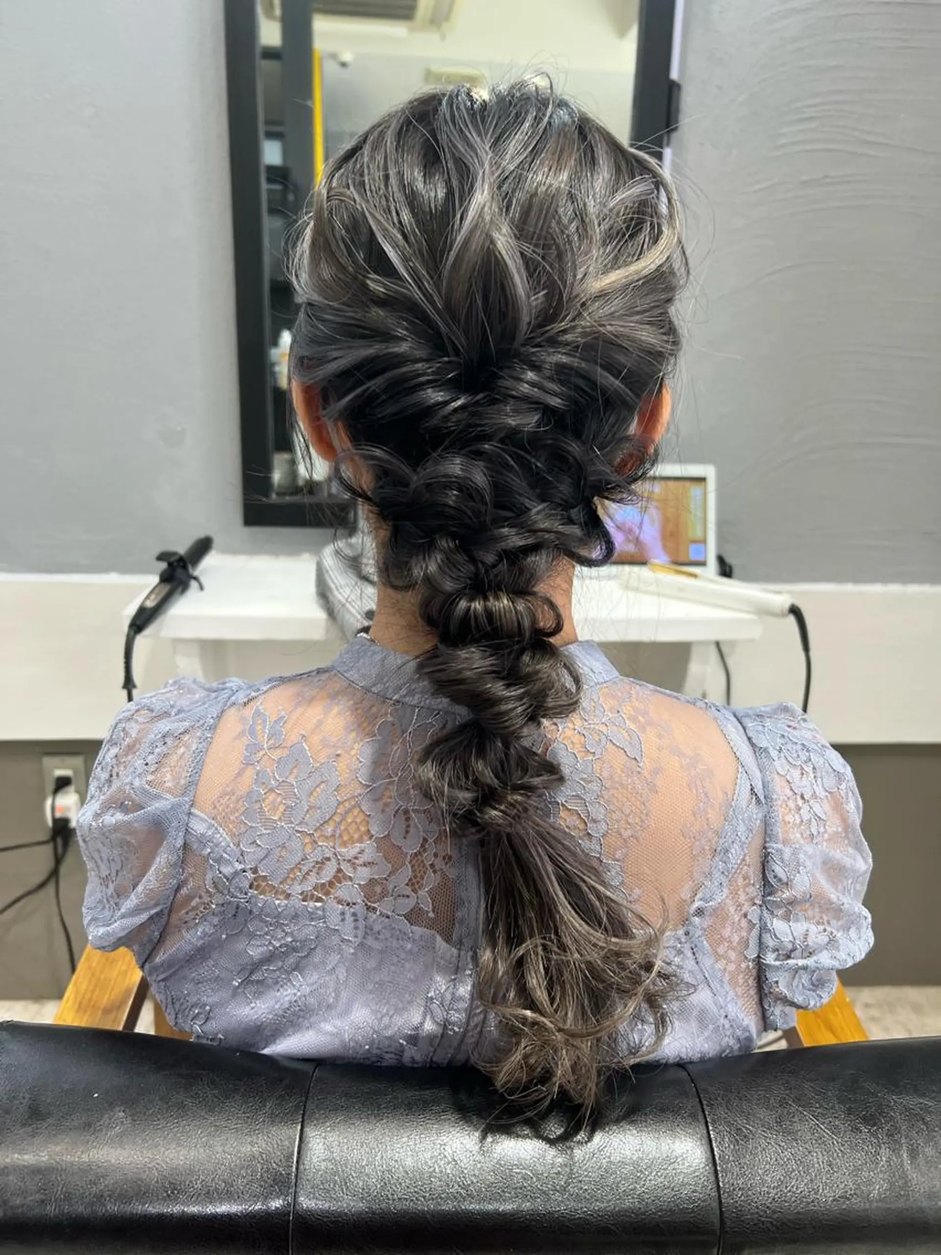 ロング maya レイヤーカットのヘアスタイル