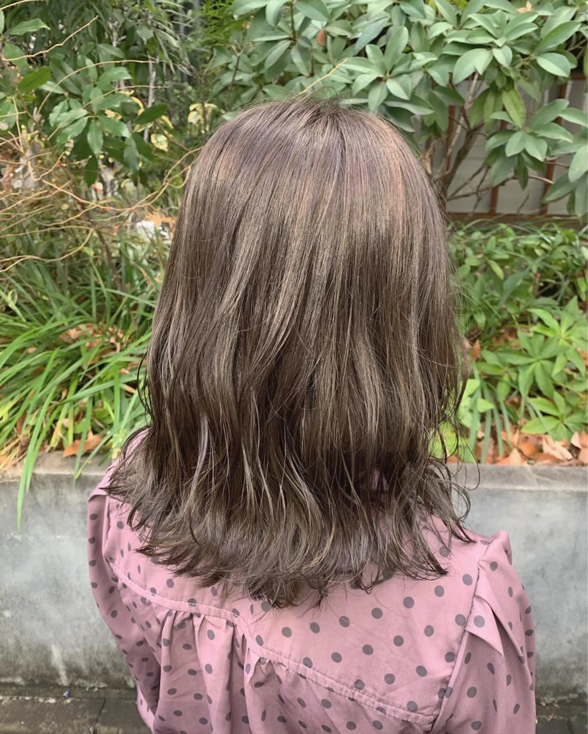 ミディアム 外国人風カラー ハイライト 髪質改善 韓国風ヘア レイヤーカット ハリウッドブロウ LAID BACKの眉毛・アイブロウイメージ