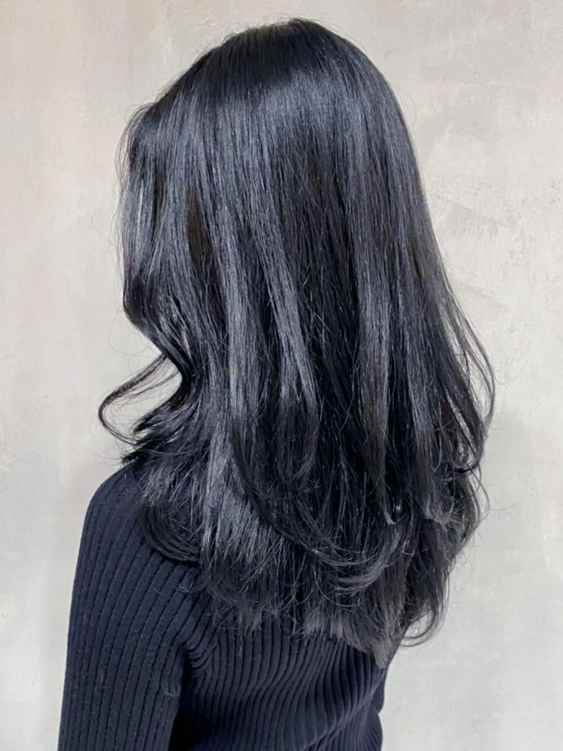 セミロング カラー パーマ ヘアアレンジ 黒髪 ブルーカラー ブルーブラック ハイレイヤー レイヤーカット ITbyALBUM 浦和店のヘアスタイル