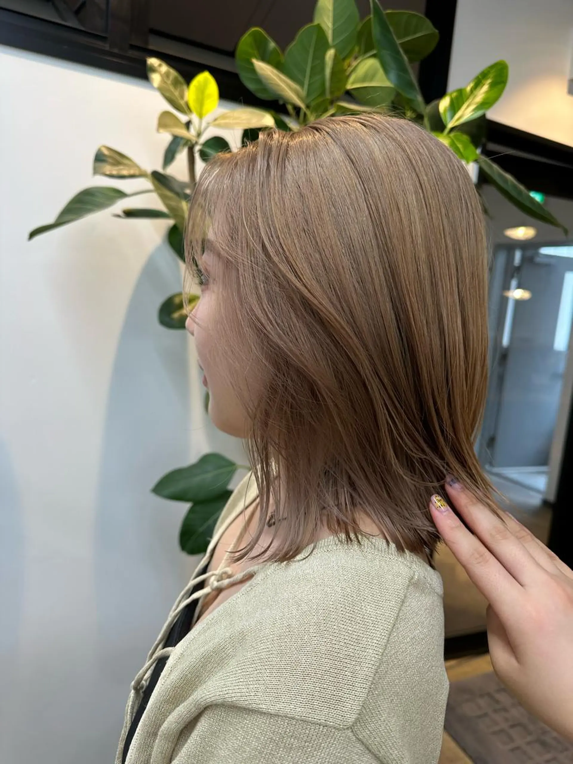 ミディアム カラー yuika .のヘアスタイル