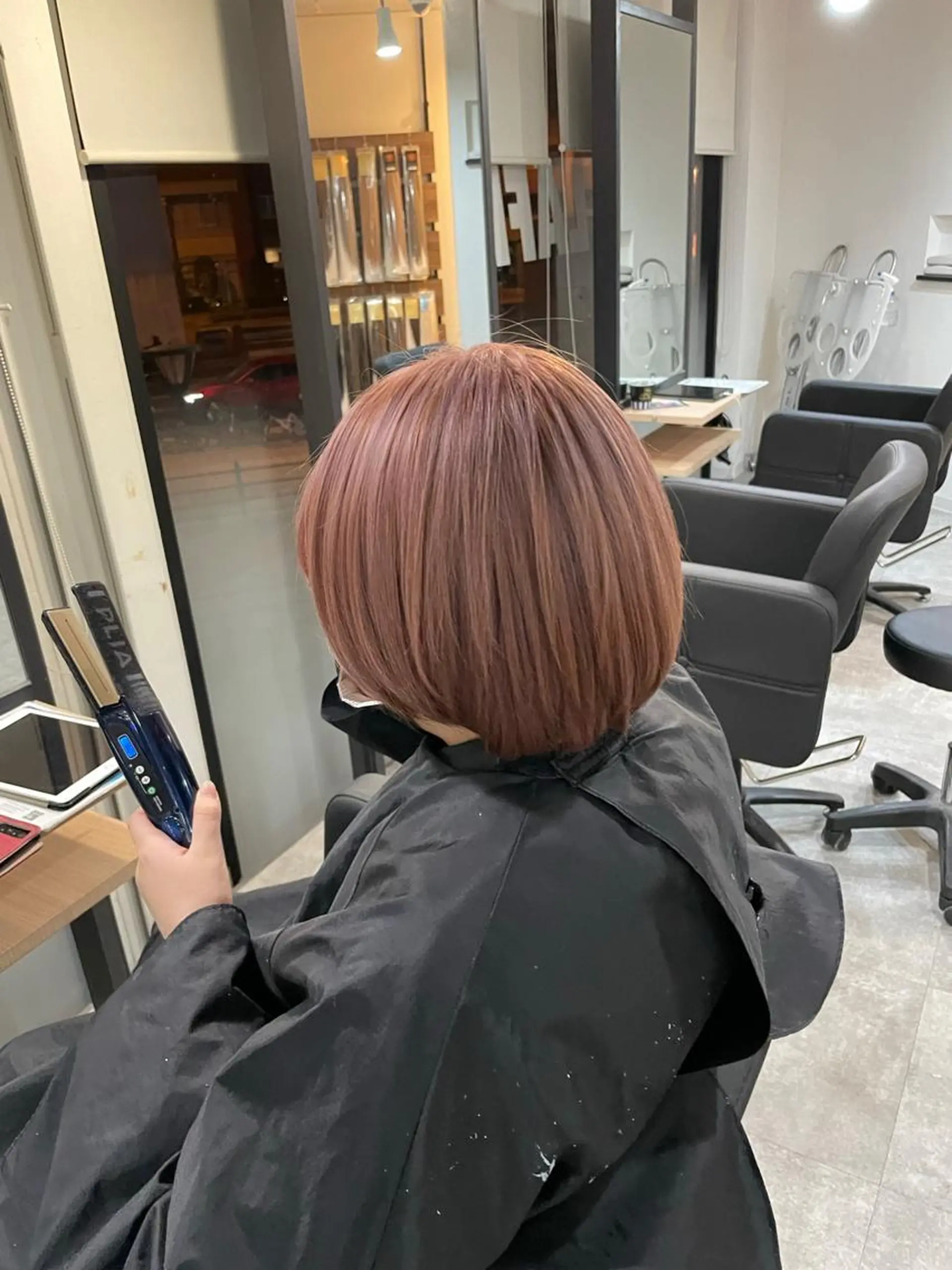 ショート カラー ヘアカラー トリートメント ヘアセット 難波ブリーチカラー 伊藤洋輝のヘアスタイル