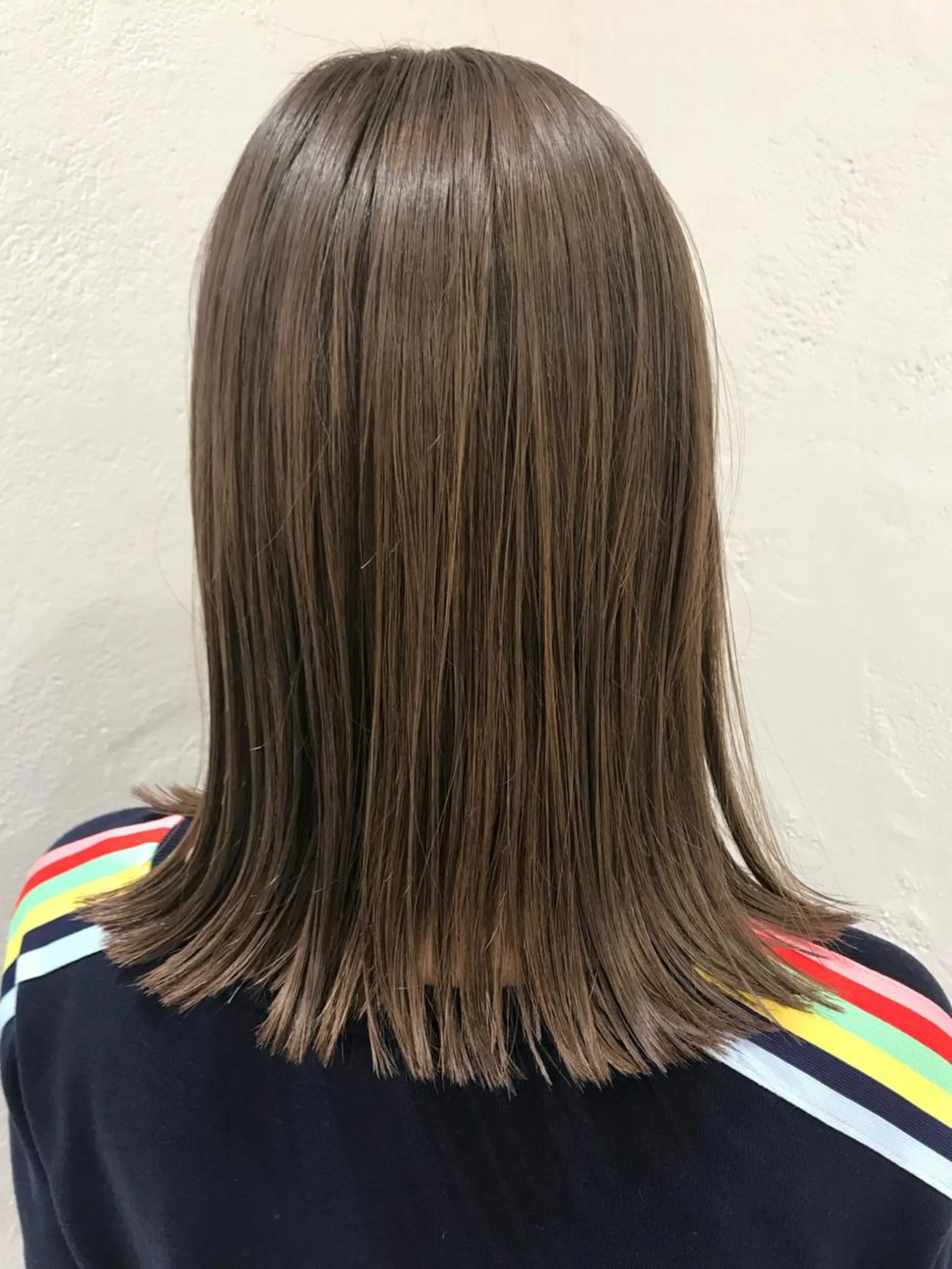 セミロング カラー ヘアカラー トリートメント 韓国ヘア🇰🇷/ レイヤーカット✂︎のヘアスタイル