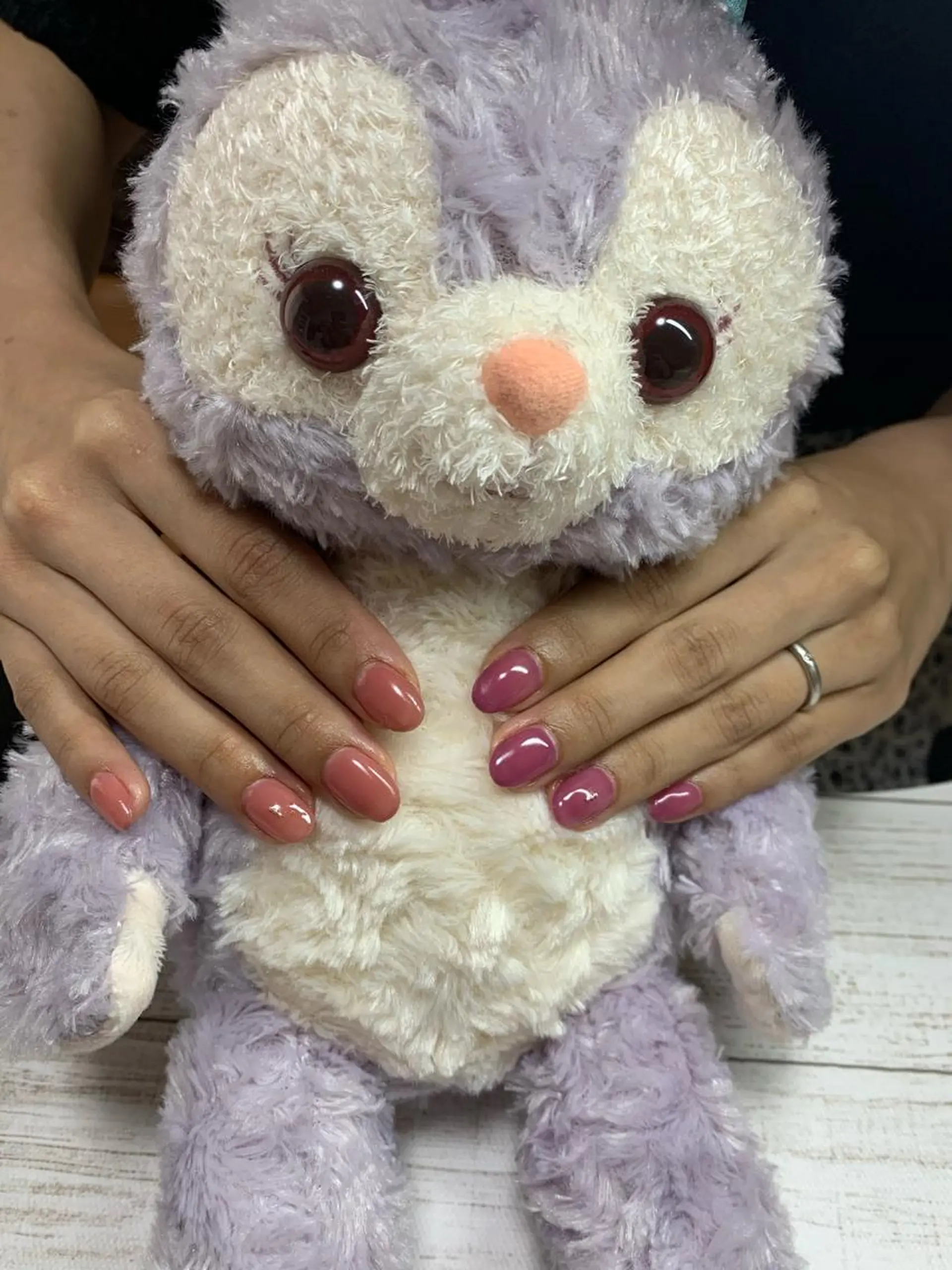 ネイル ピンク ピンクベージュ 赤色 ストーンネイル nakamoto yuukaのネイルデザイン