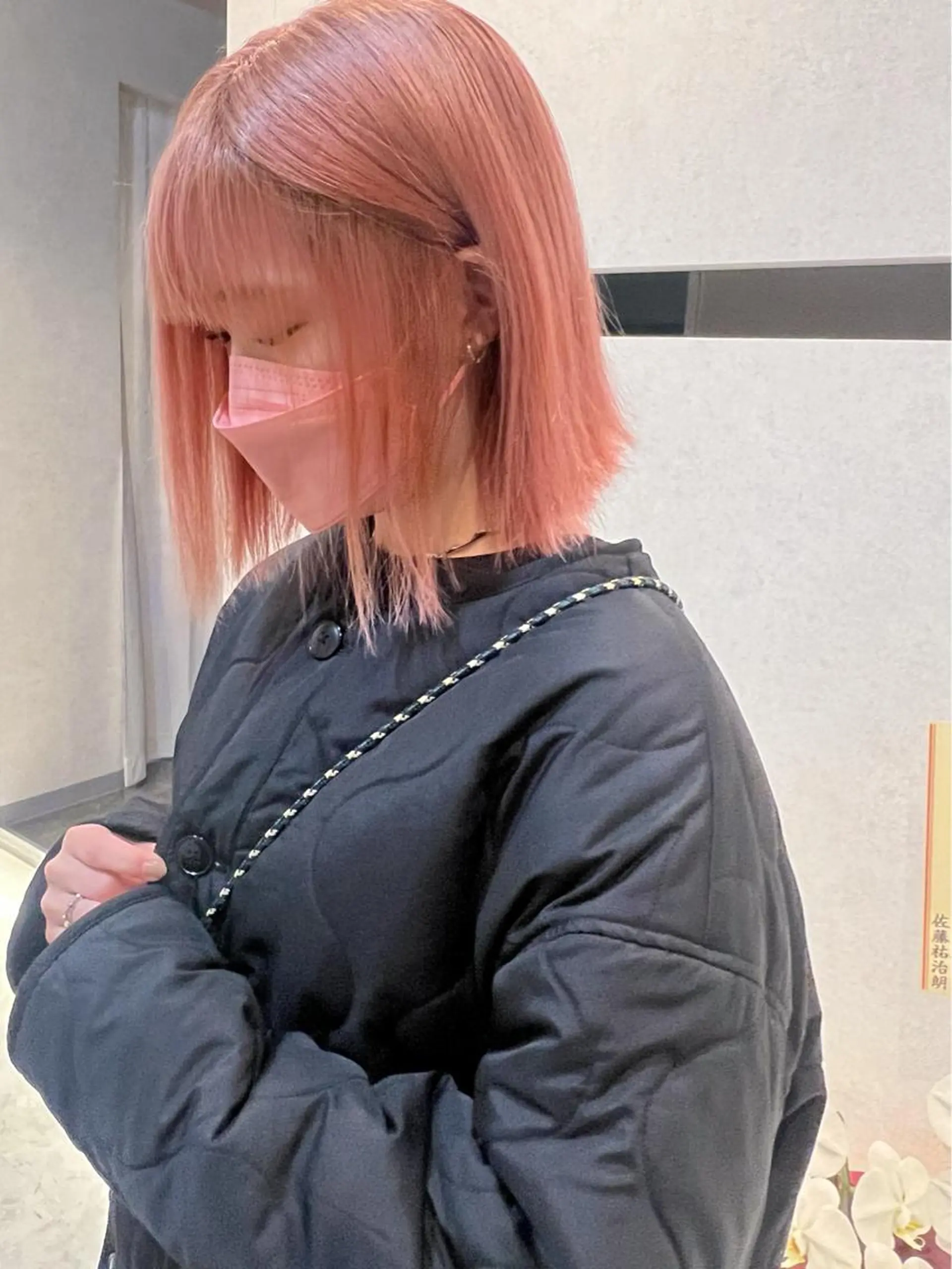 ショート 髪質改善カラー× 美髪ストレート前出のヘアスタイル