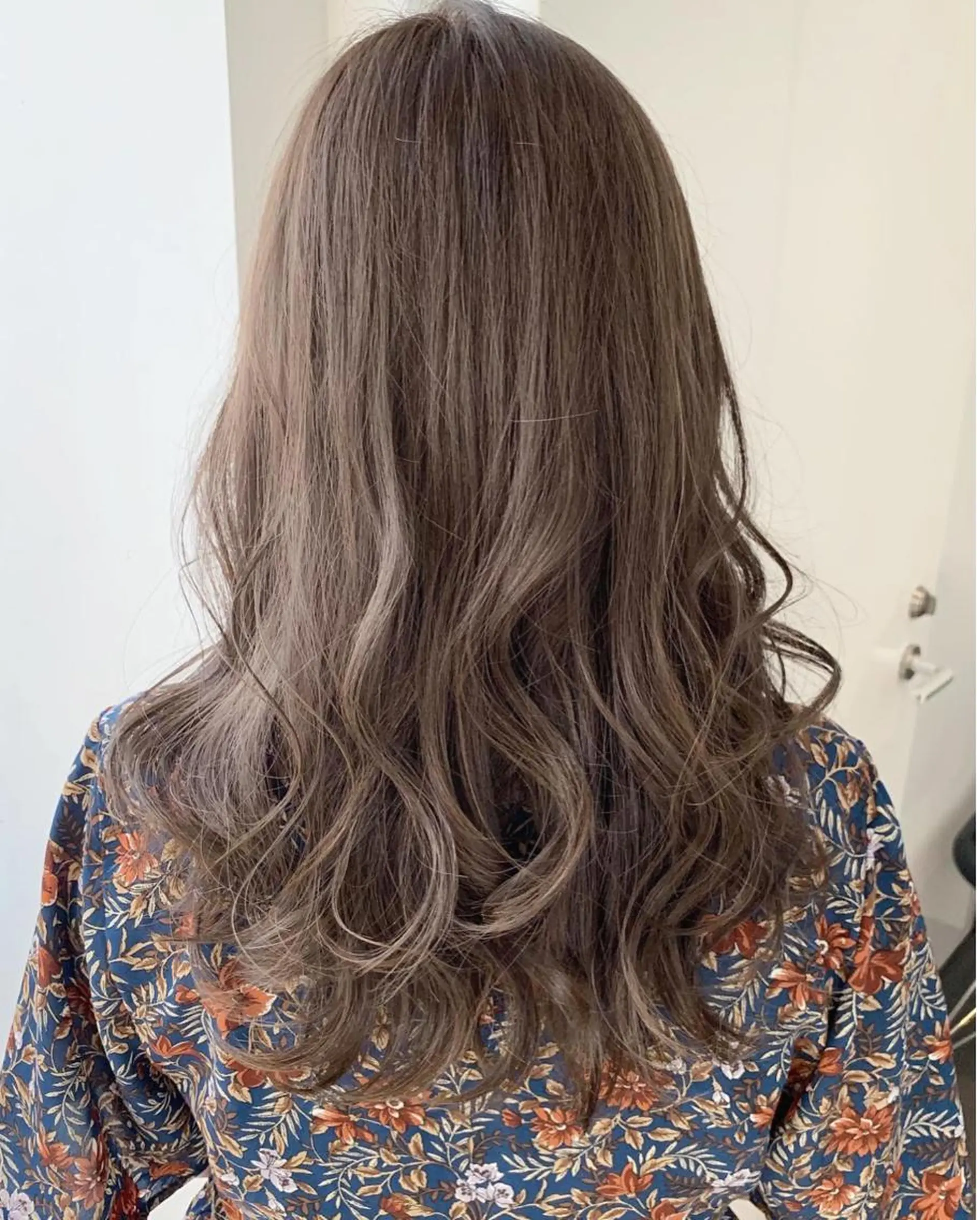 セミロング カラー ヘアアレンジ アディクシーカラー 透明感カラー 【公式】amble luxe池袋東口🩷のヘアスタイル