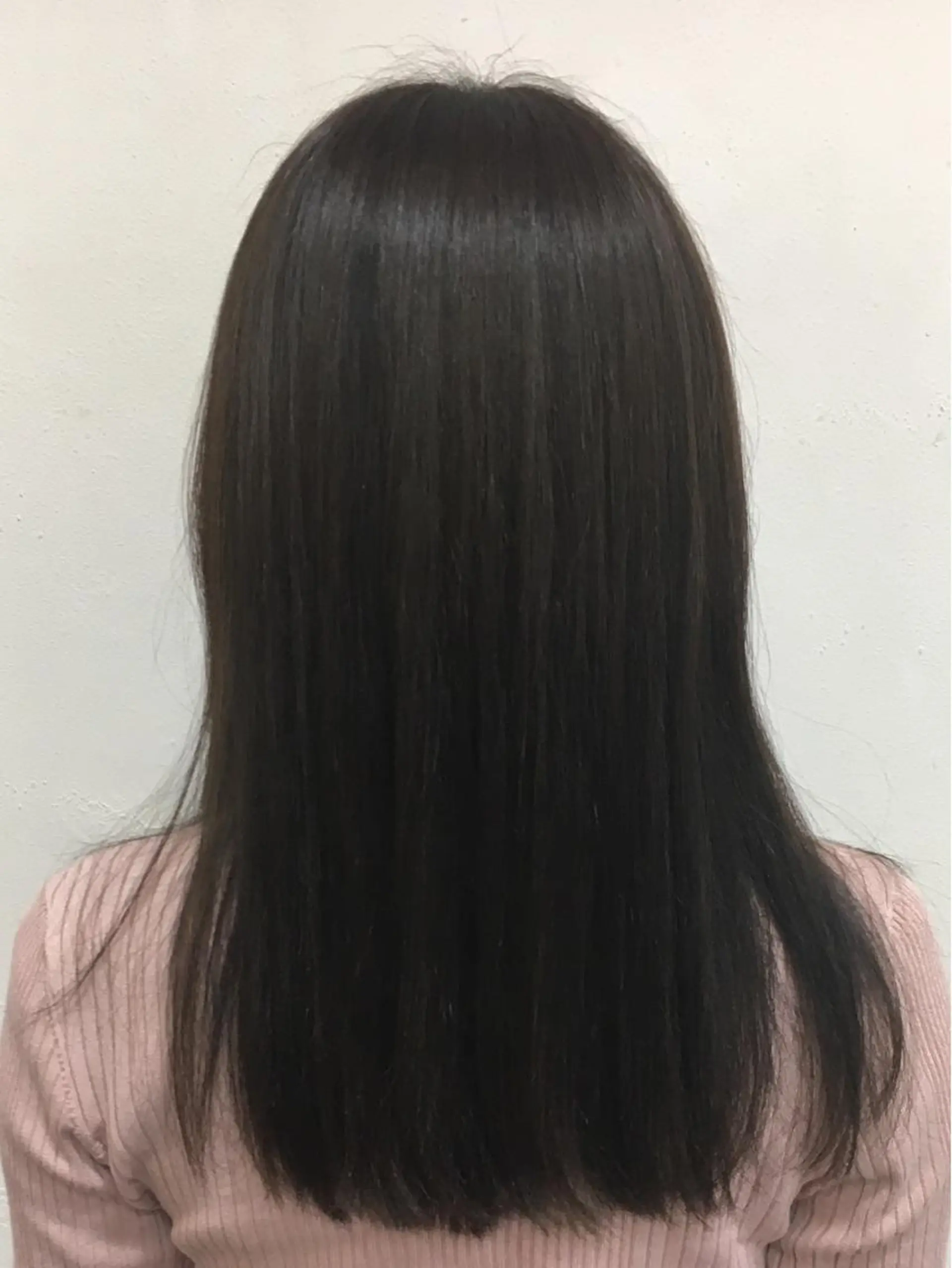 セミロング カラー ブルーカラー ブルージュ 透明感カラー ハイライトカラー ハイライト GLAD 萩原のヘアスタイル