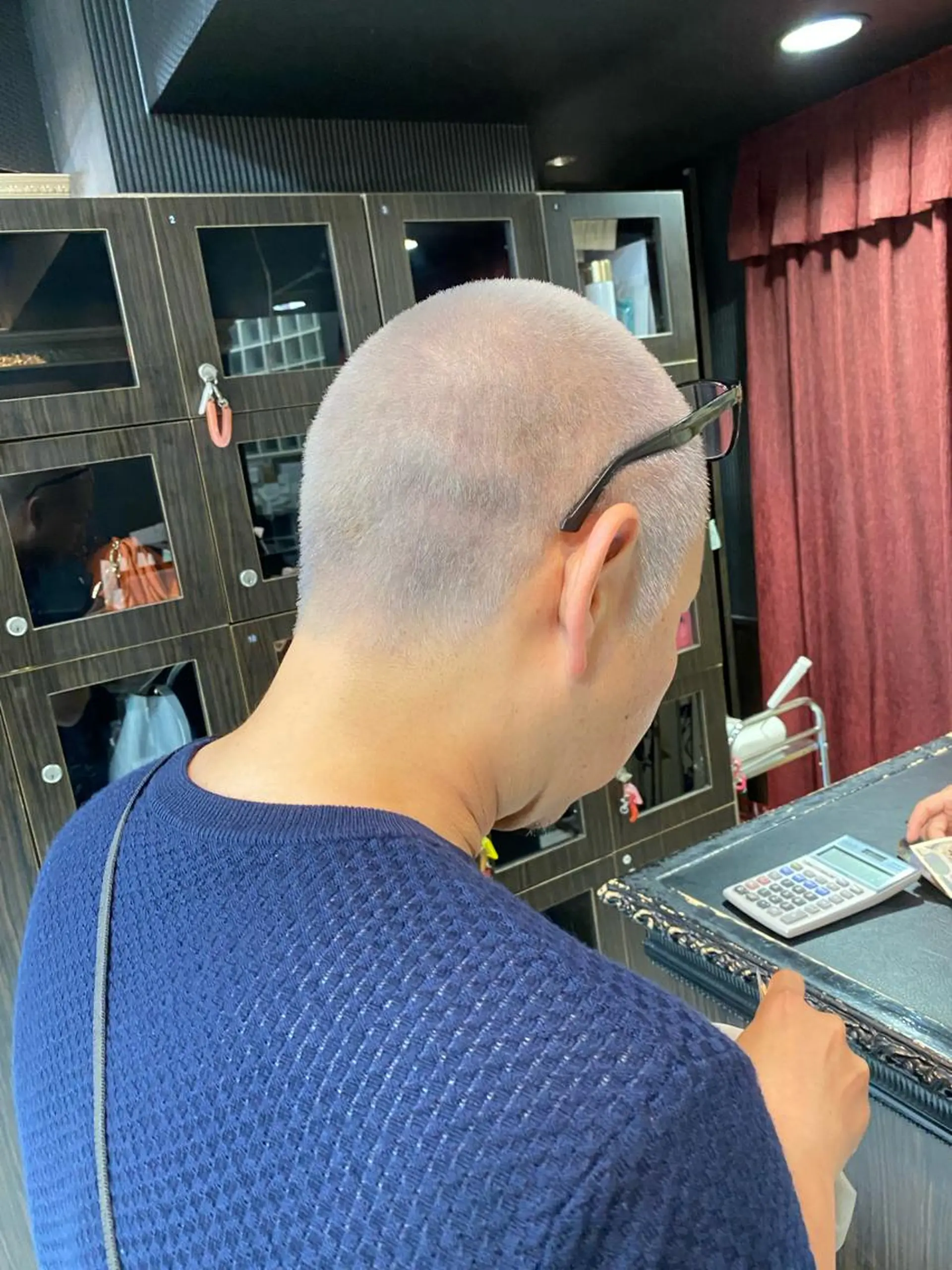 カラー メンズ ボウズ シルバー ホワイトシルバー ホワイト/店長/カラ ー講師/錦糸町/岩崎のヘアスタイル