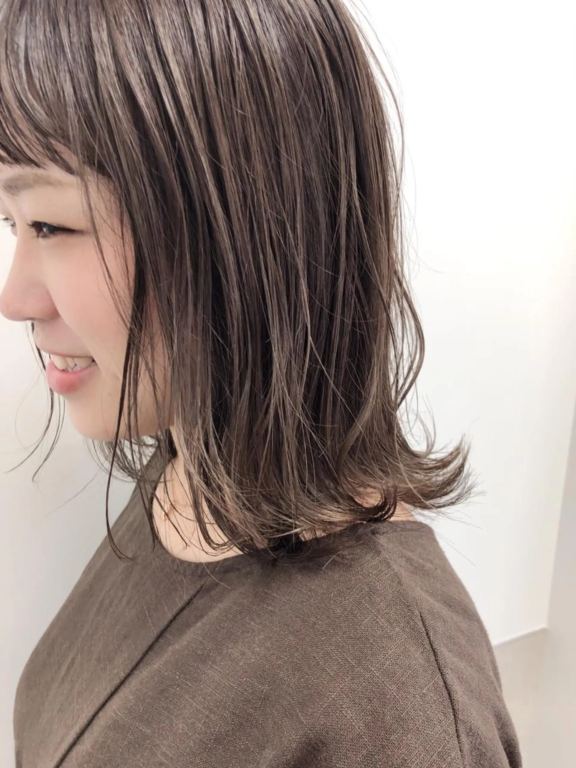 ミディアム カラー パーマ ヘアアレンジ キッズ ネイル マツエク・マツパ umu.［韓国ヘア /レイヤーカット］のヘアスタイル