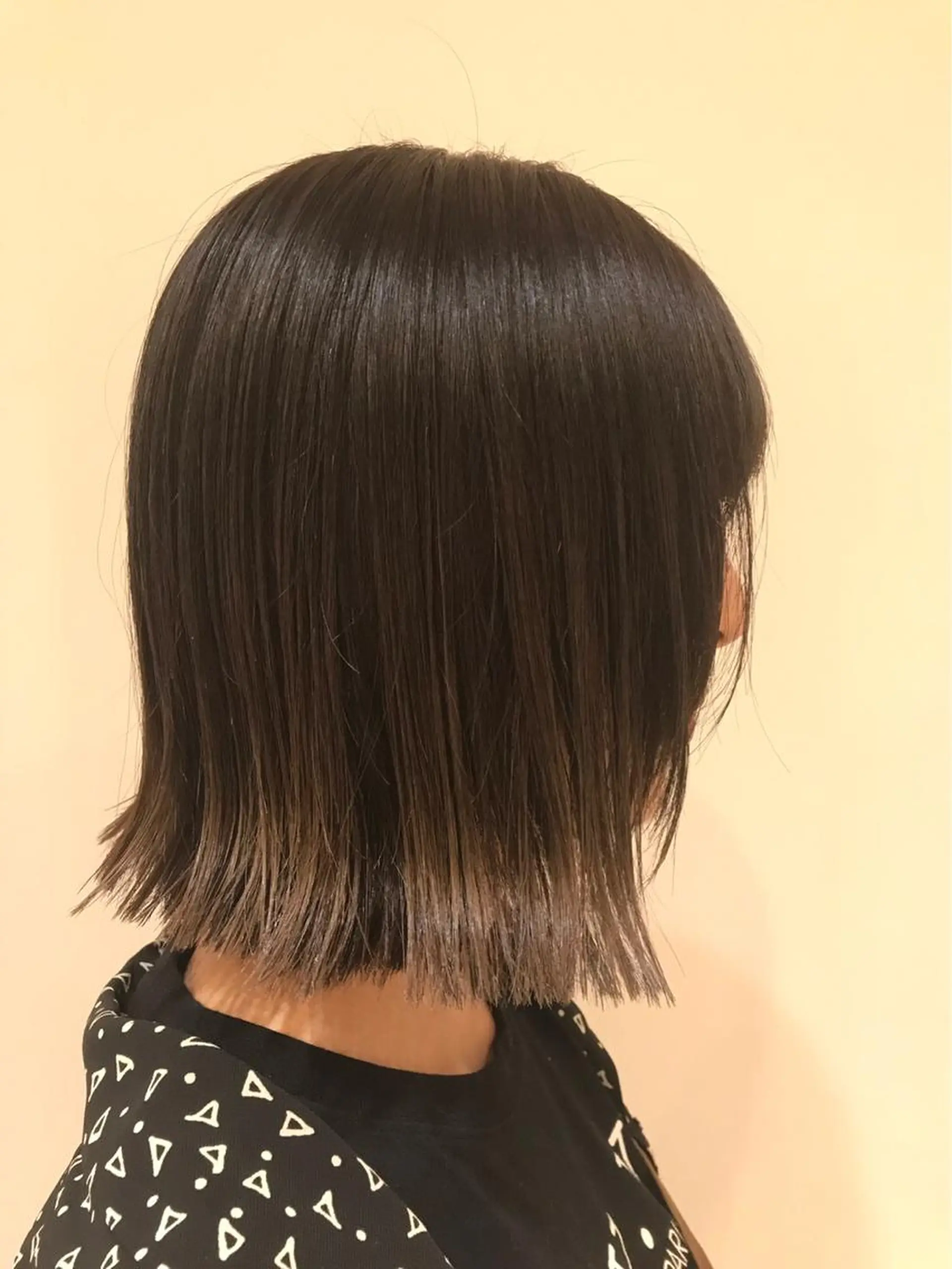 ミディアム 切りっぱなしボブ ボブ ウルフカット／吉村 桃子のヘアスタイル