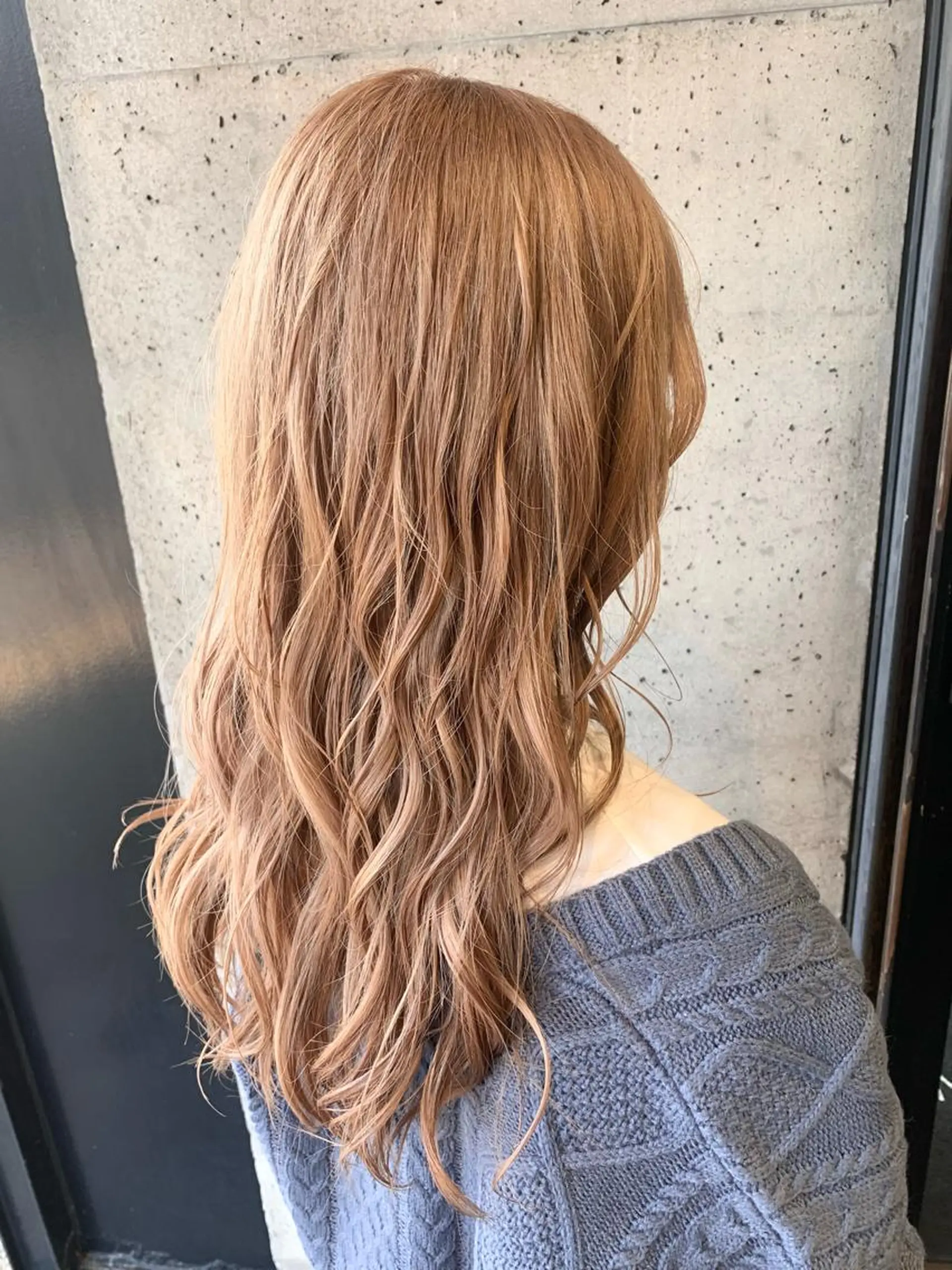 セミロング カラー ヘアアレンジ ベージュカラー ブリーチ ヘアカラー hiar make ROSEL所属・ROSEL末吉 海渡のヘアスタイル