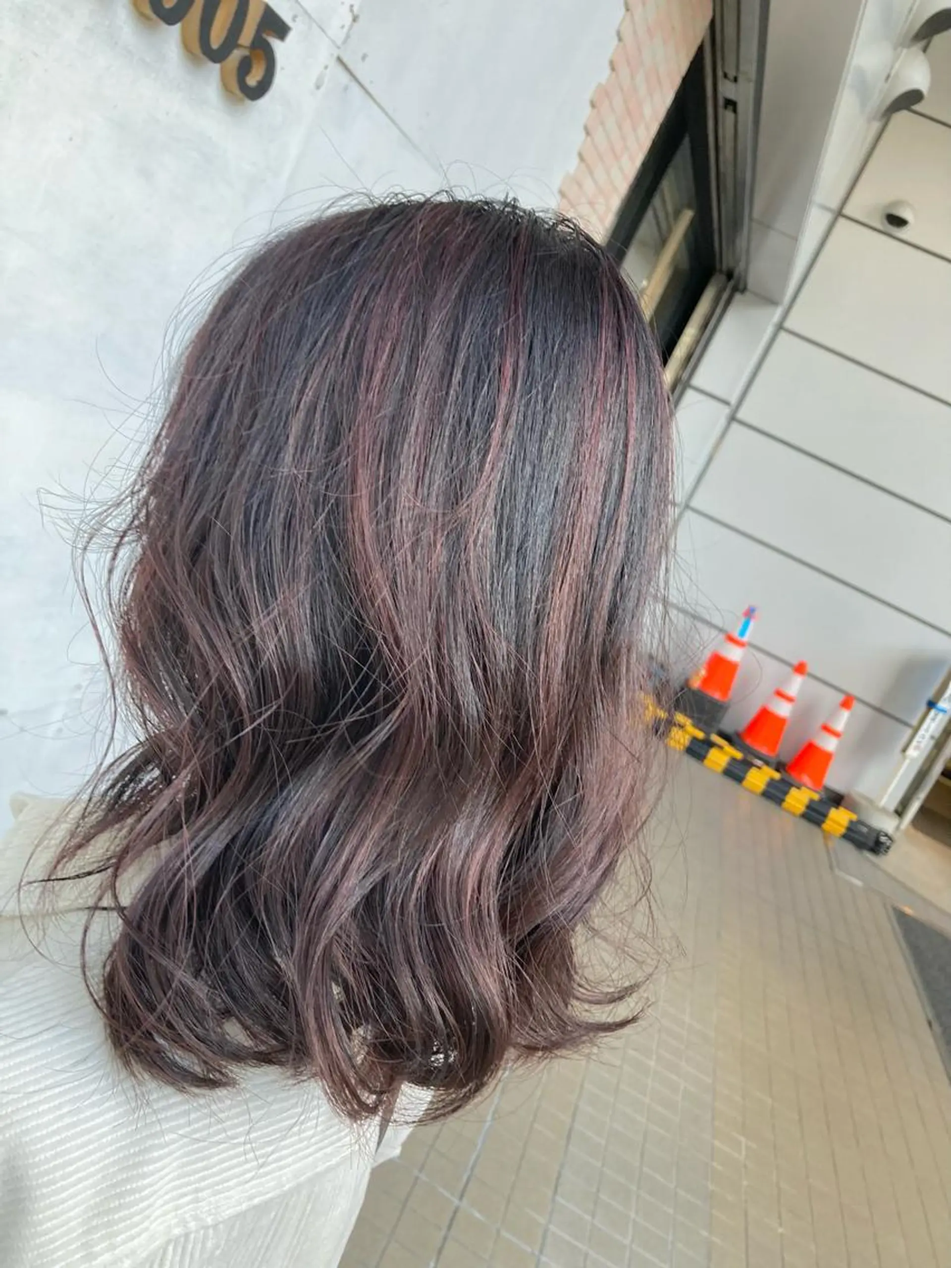 ミディアム カラー ハイライトカラー ラベンダーカラー ハイライト カット ヘアカラー トリートメント SHAFT Ieiriのヘアスタイル