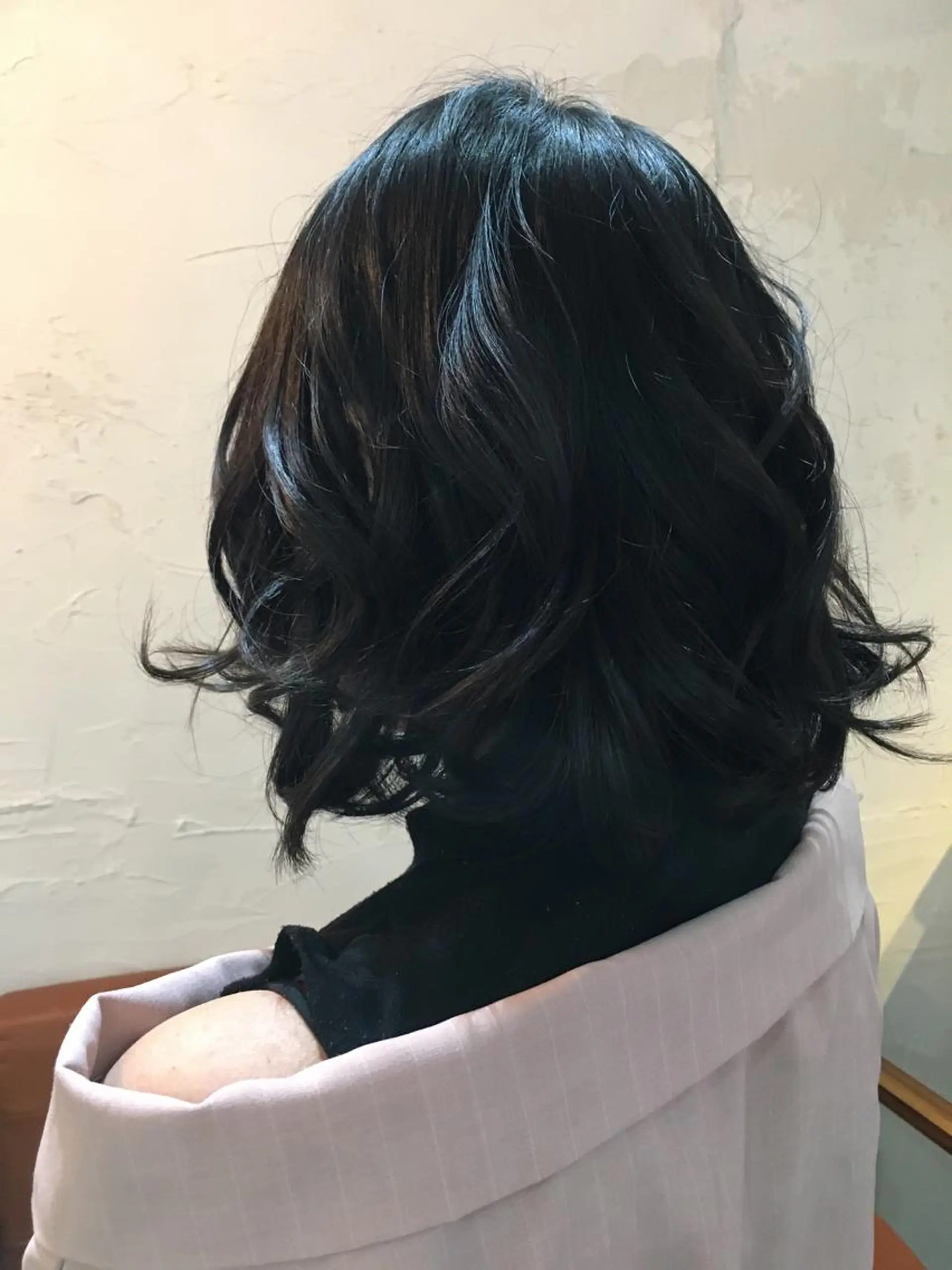 ミディアム 松田 由紀子のヘアスタイル