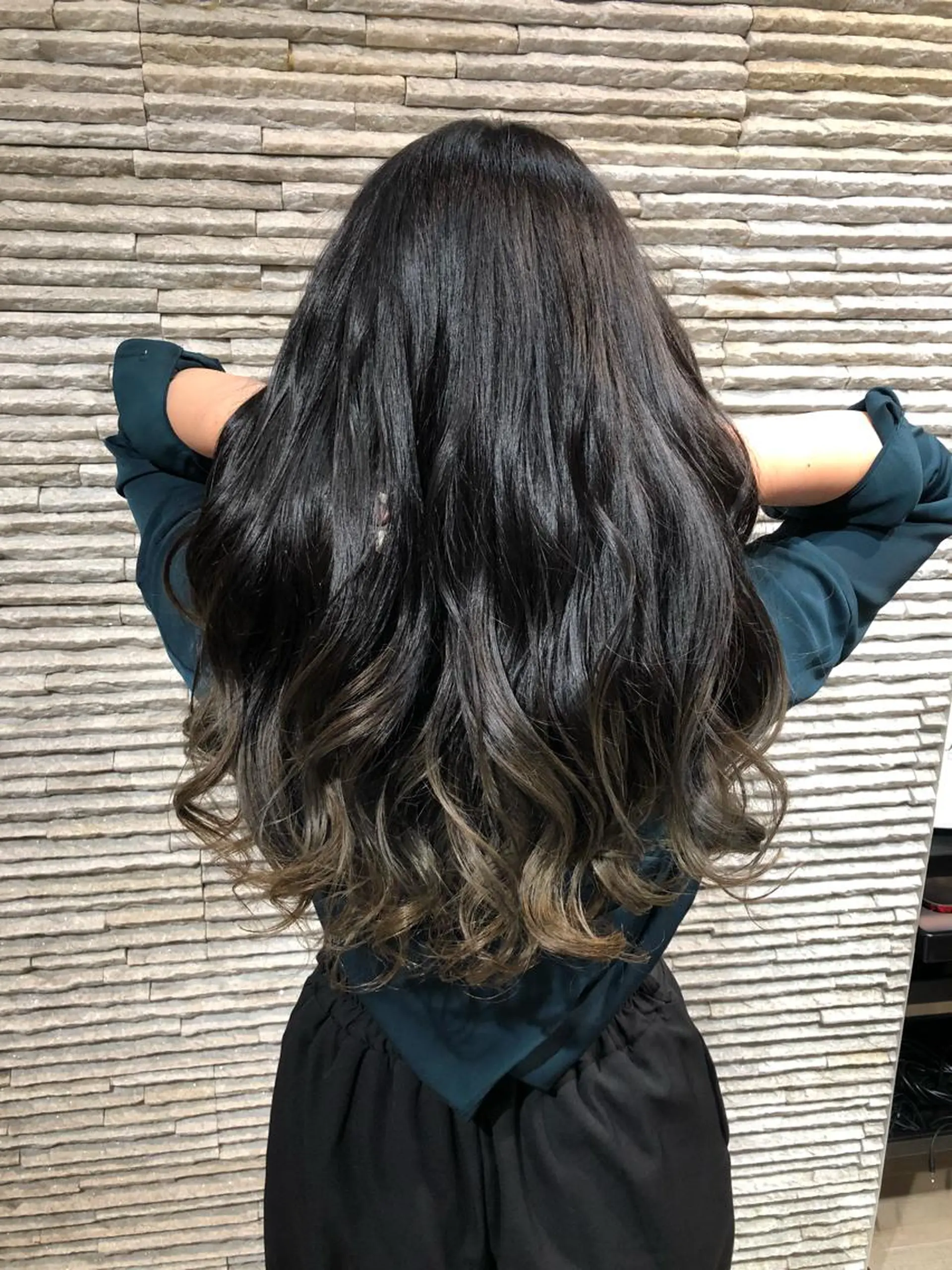 ロング カラー ヘアアレンジ 嶋田 ゆきのヘアスタイル