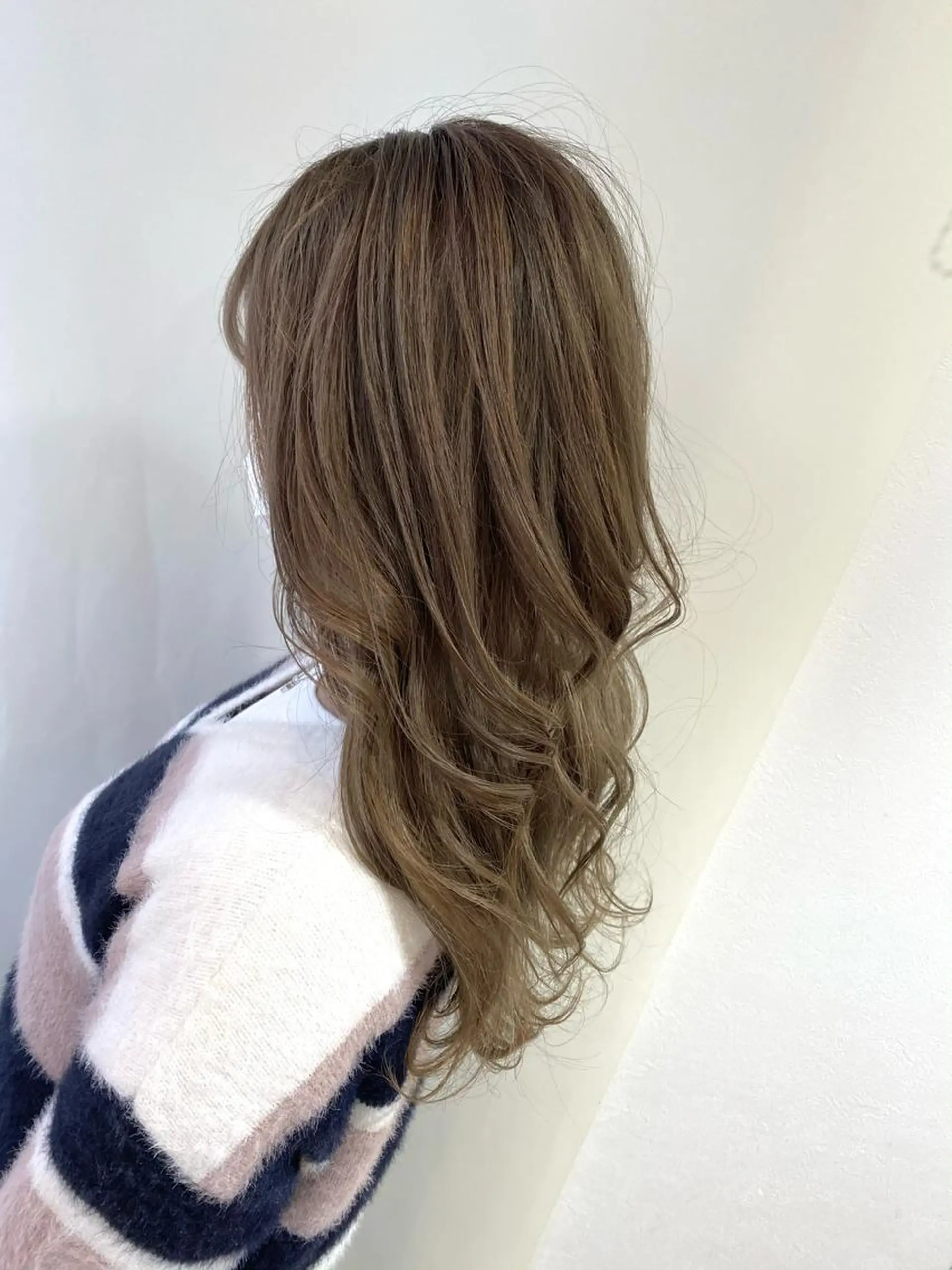 ロング カラー アッシュ バレイヤージュ ベージュカラー ダブルカラー レイヤーカット カット ヘアカラー トリートメント Kazu .Kのヘアスタイル