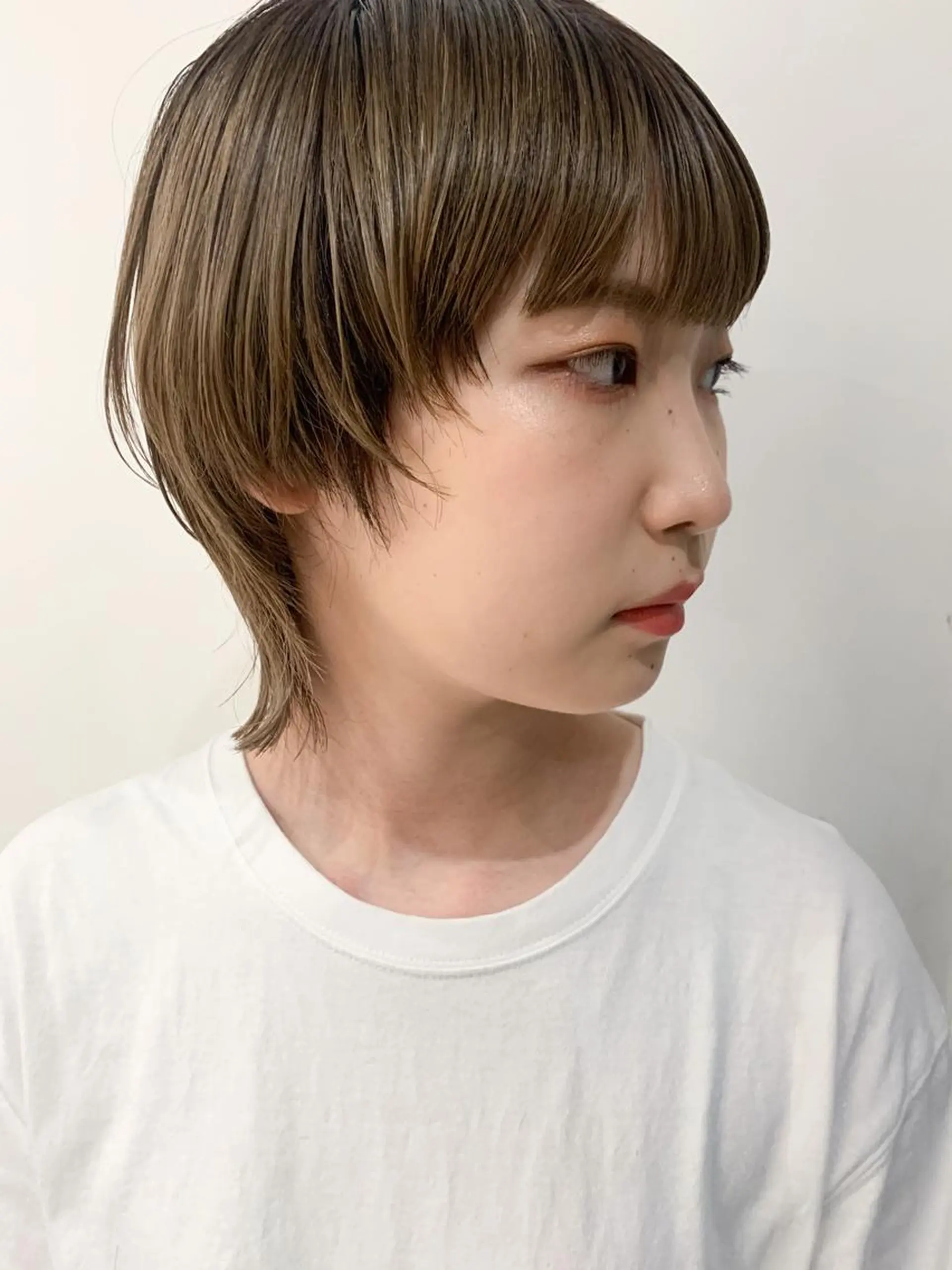 ショート nuu所属・💜ショート💜 ウルフ、ボブ二色亜美のヘアスタイル