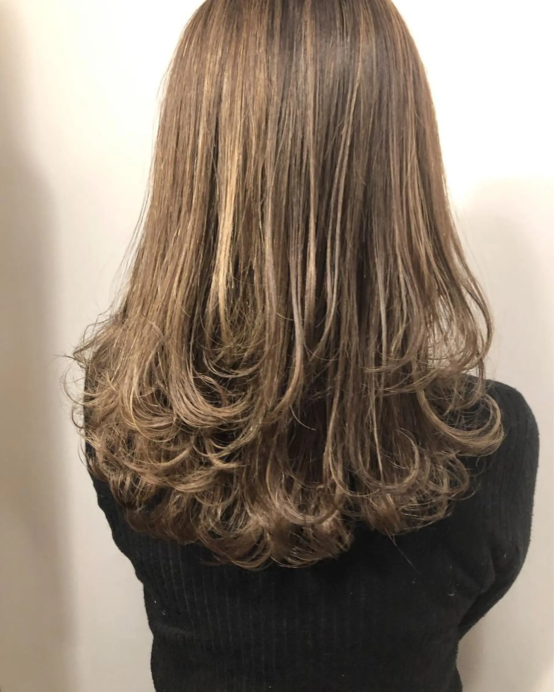 ミディアム カラー 岡田 拓也のヘアスタイル